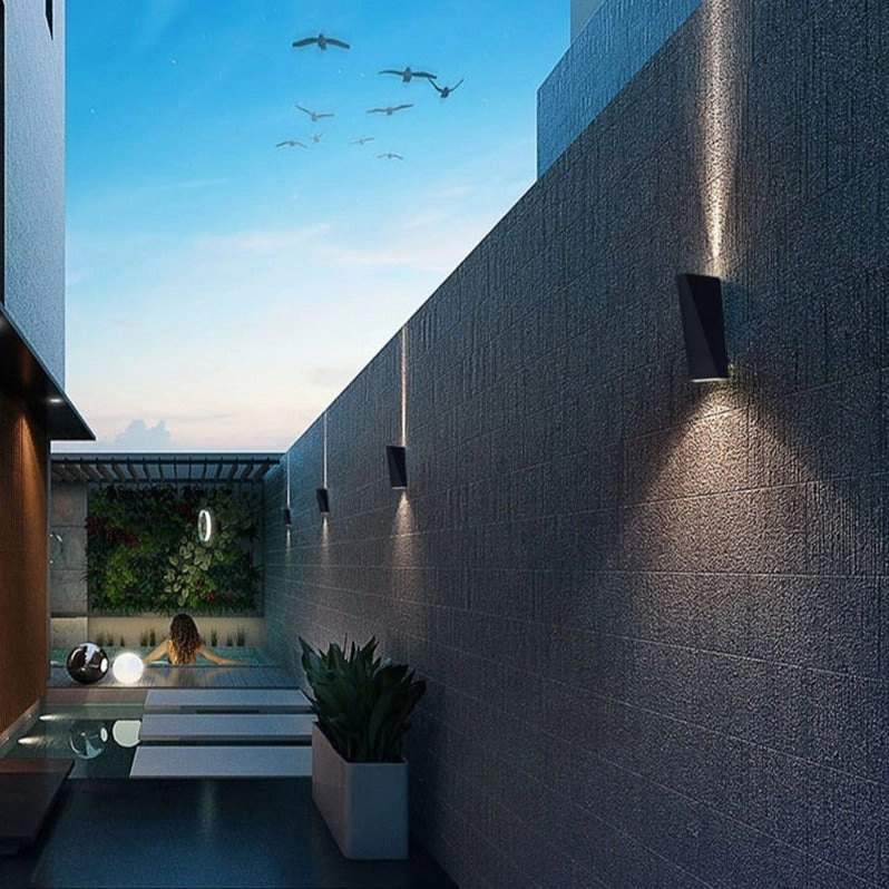 Empire Waterproof Wall Lamp