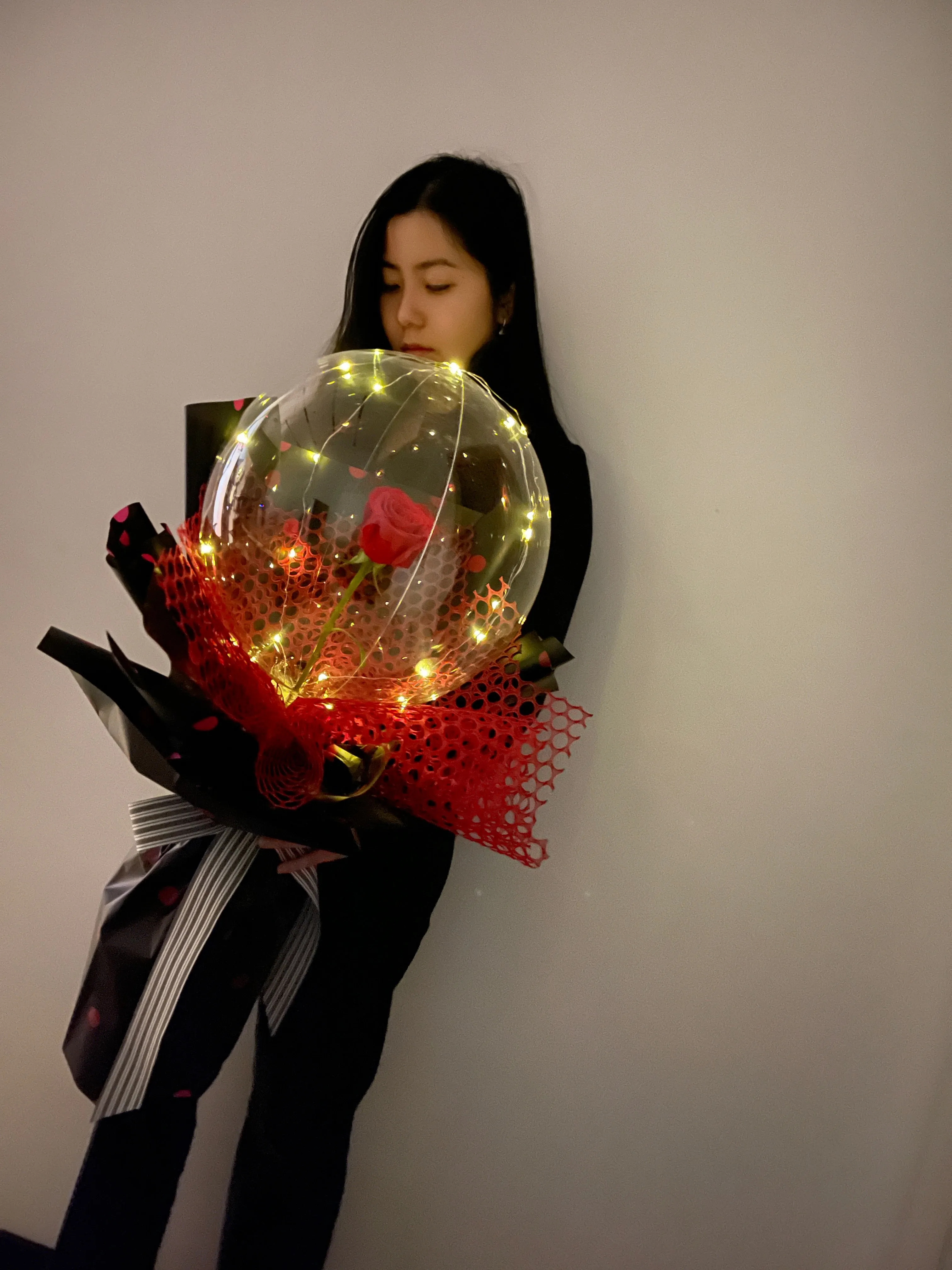 Encapsulated Bloom,realistic flower bouquet 