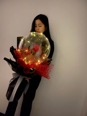 Encapsulated Bloom,mother's day bouquet