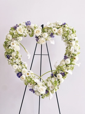 ER-7 Bicolour or Multicolour Heart-shaped Wreath,romantic flower gift