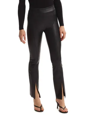 Kunstleder-Hose mit gespaltener Front in Schwarz