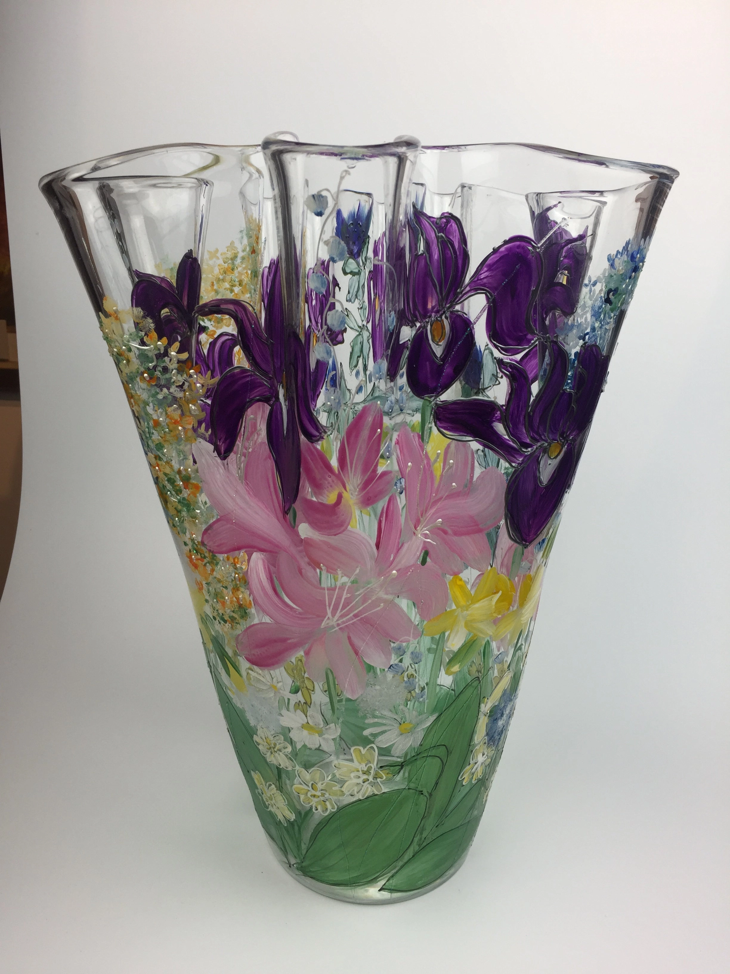 fluted vase - large - mixed flowers,classic table vase