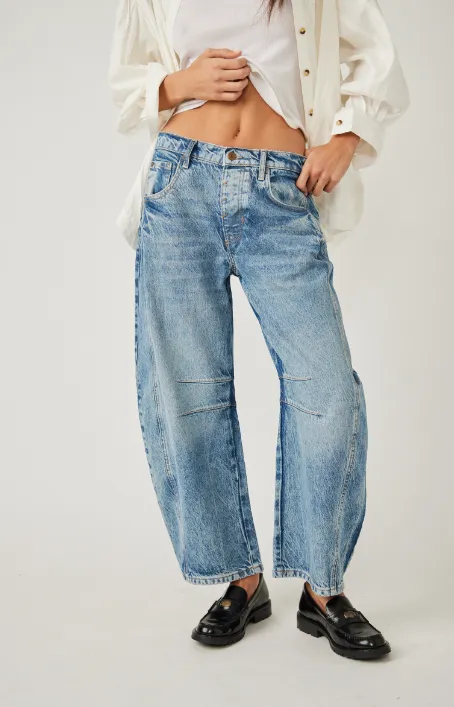 Free People Glücksbringer Mid-Rise Barrel Jeans