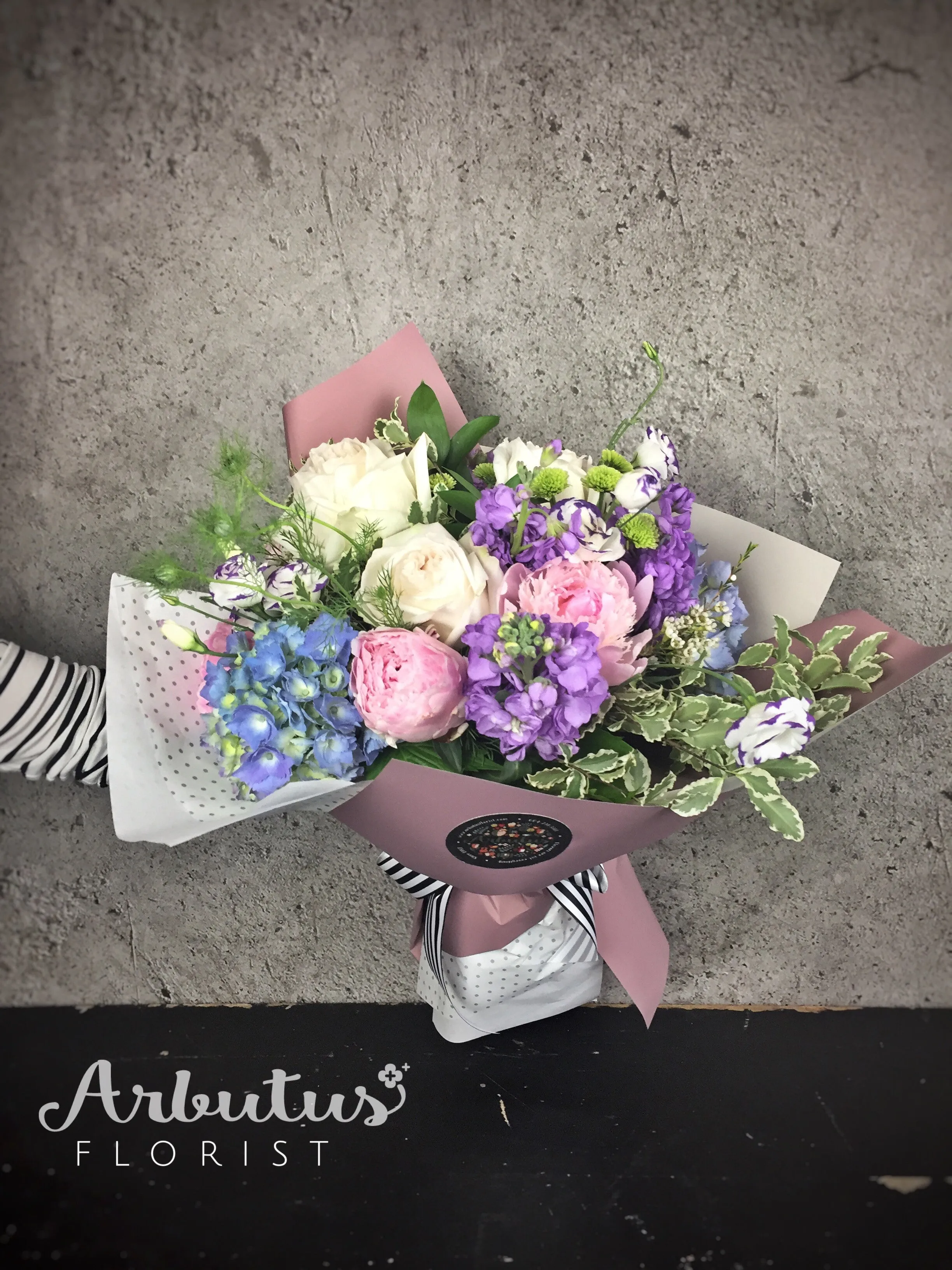 Garden Renaissance,realistic flower bouquet 