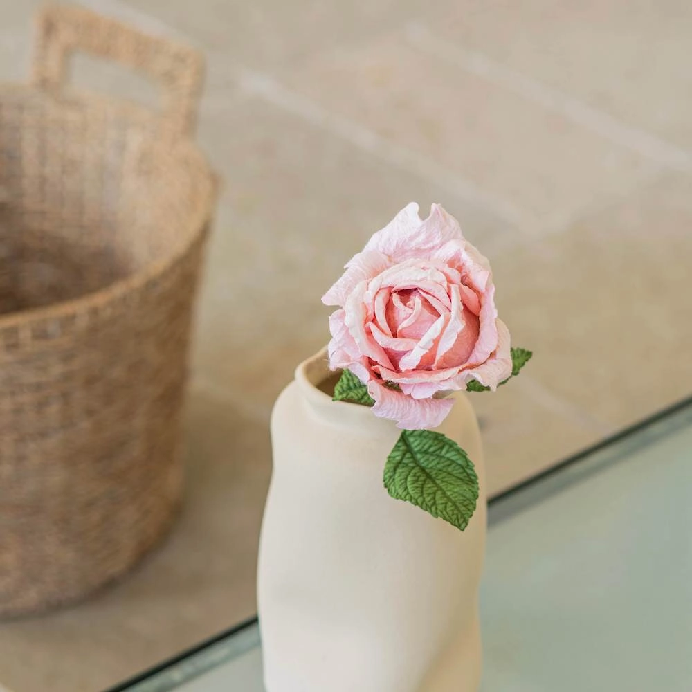 Grande Rose Lady en papier rose ple