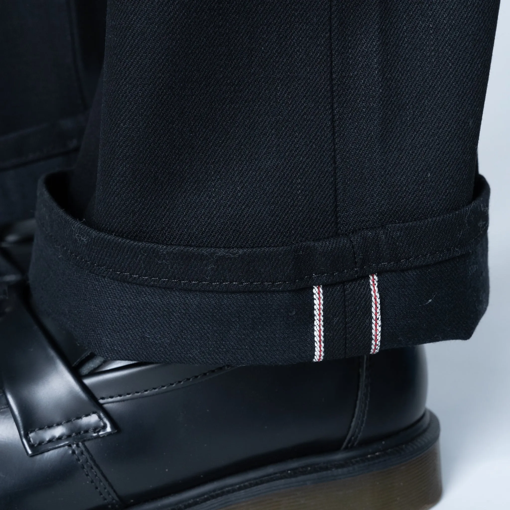 Groovy Guy - Solides Schwarz Selvedge