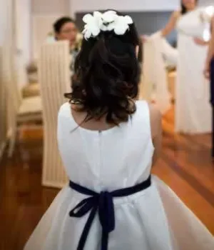 Hairpieces,realistic flower bouquet 