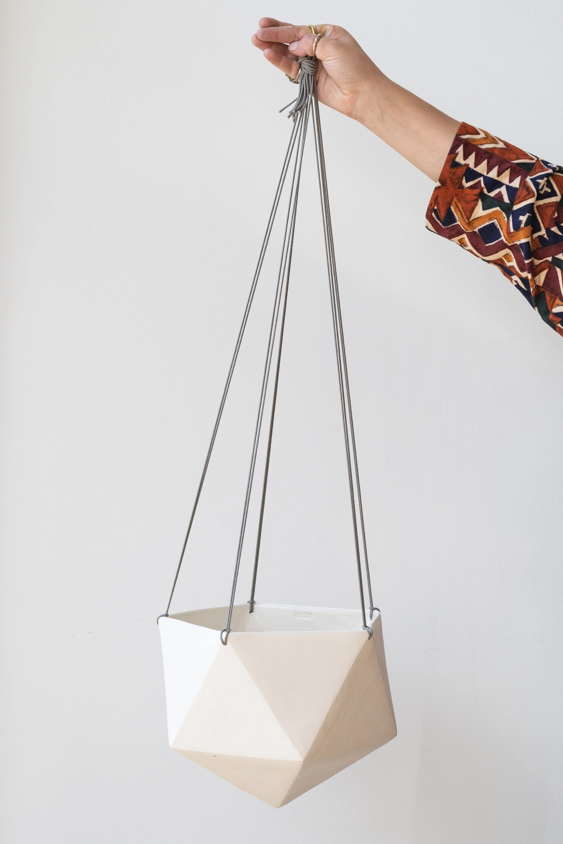 Hanging Planter Linea Carved Lines White XL