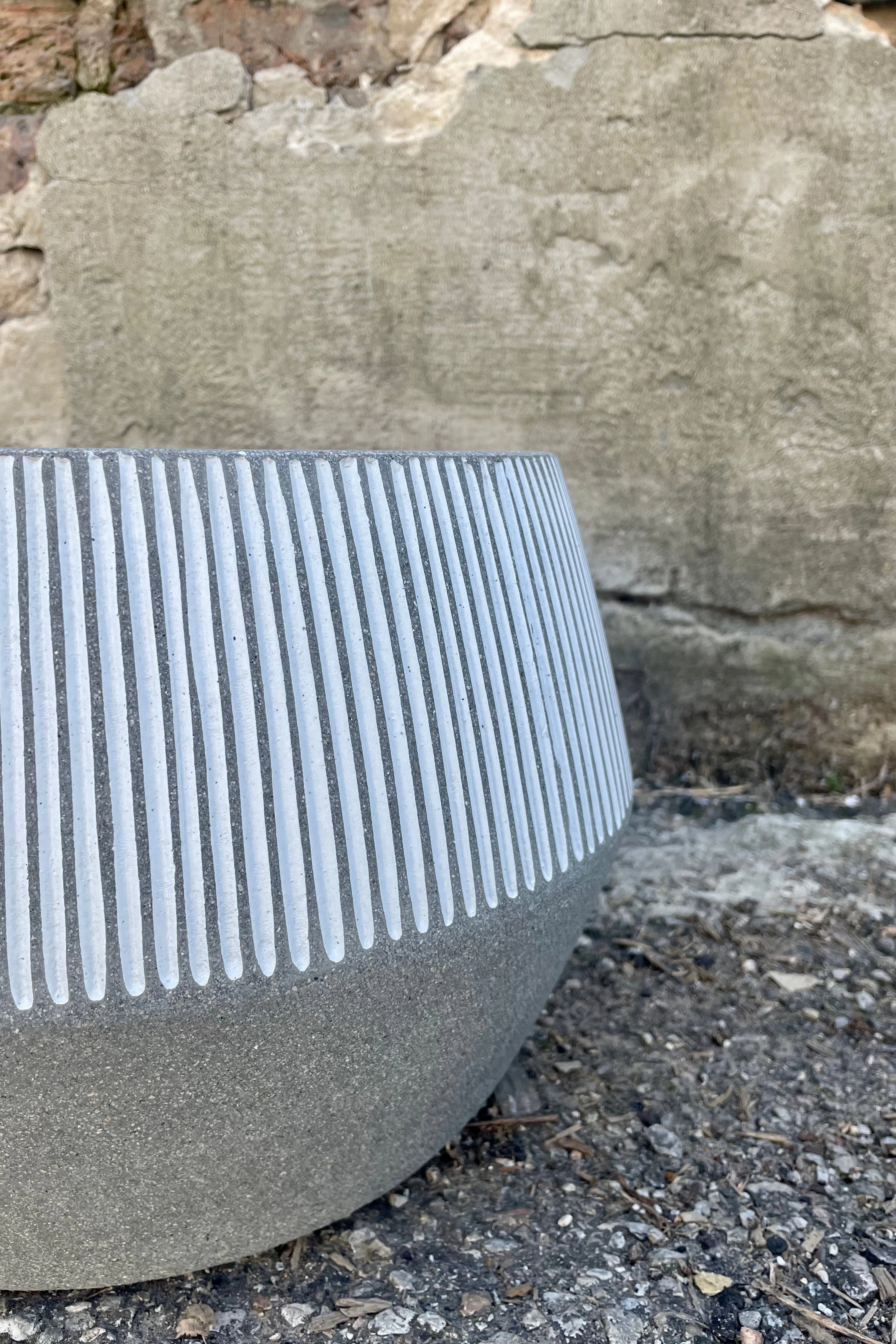 Harley Low Pot White Stripe Small