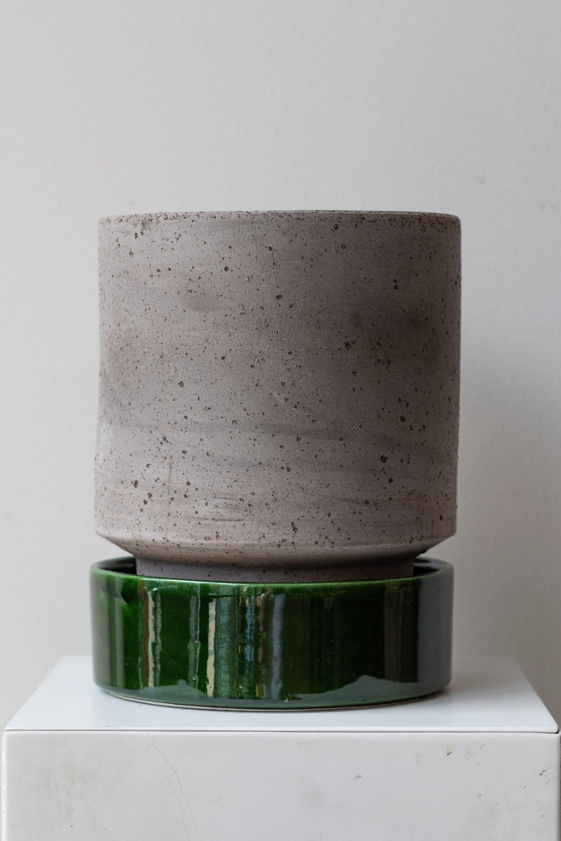 Hoff Pot & Saucer Grey & Emerald 7.1