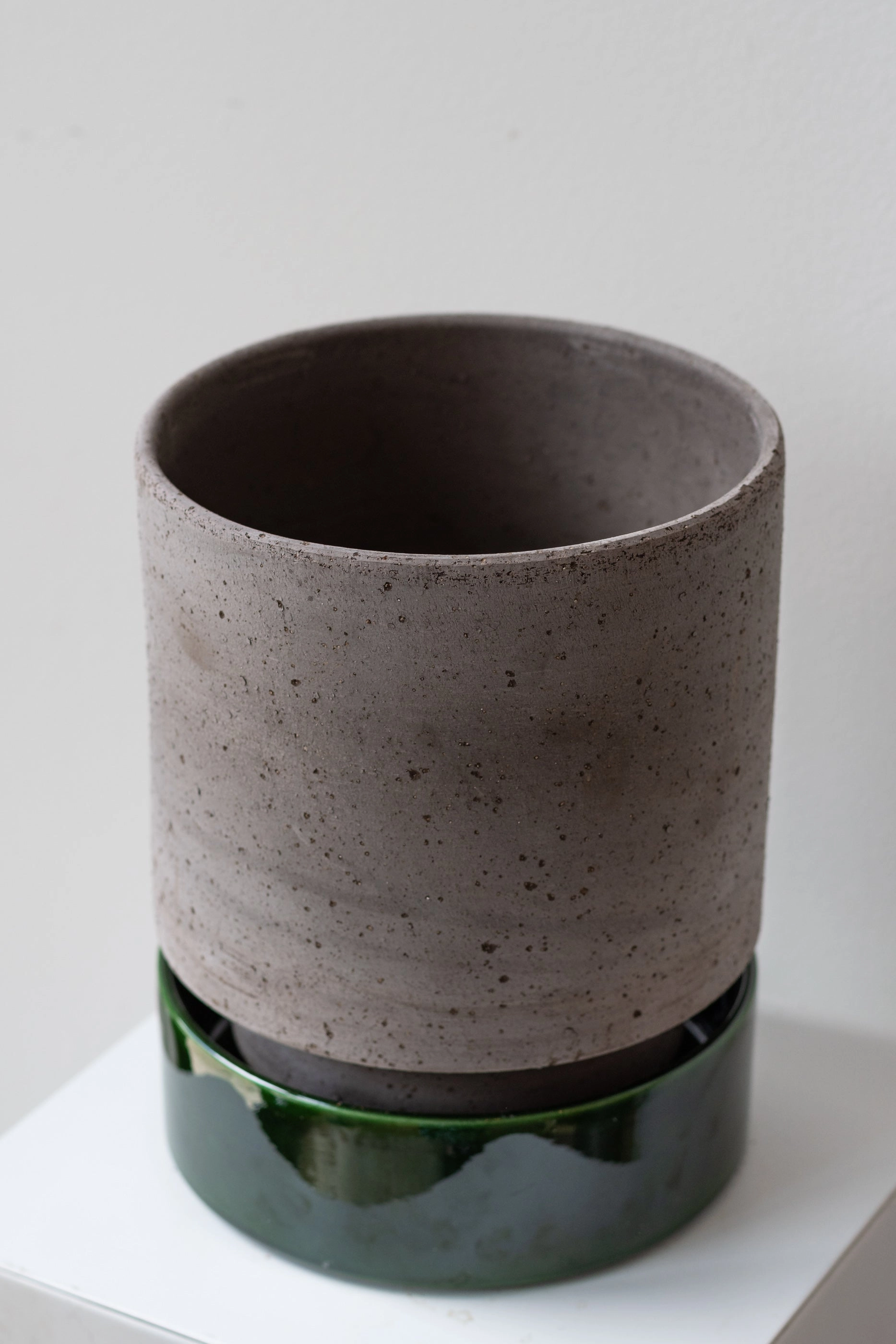 Hoff Pot & Saucer Grey & Emerald 7.1