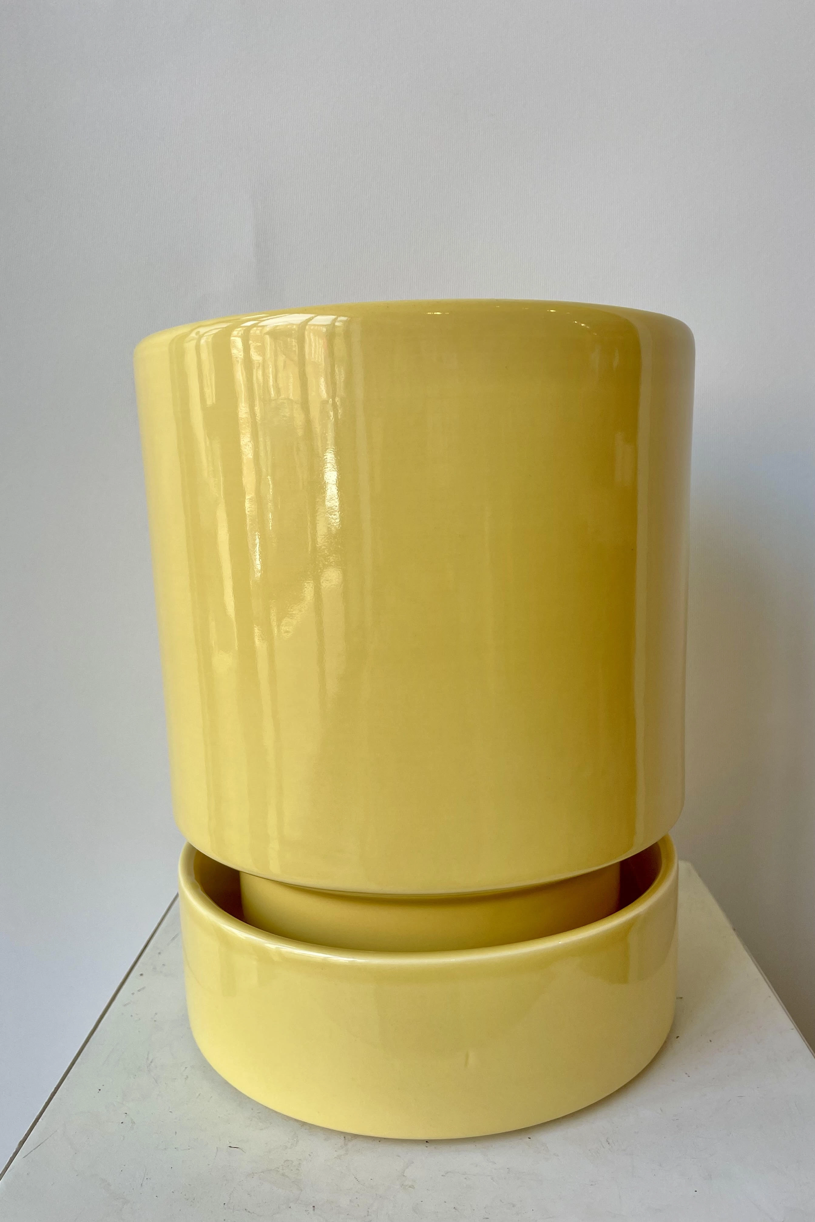 Hoff Pot & Saucer Pale Yellow 7.1