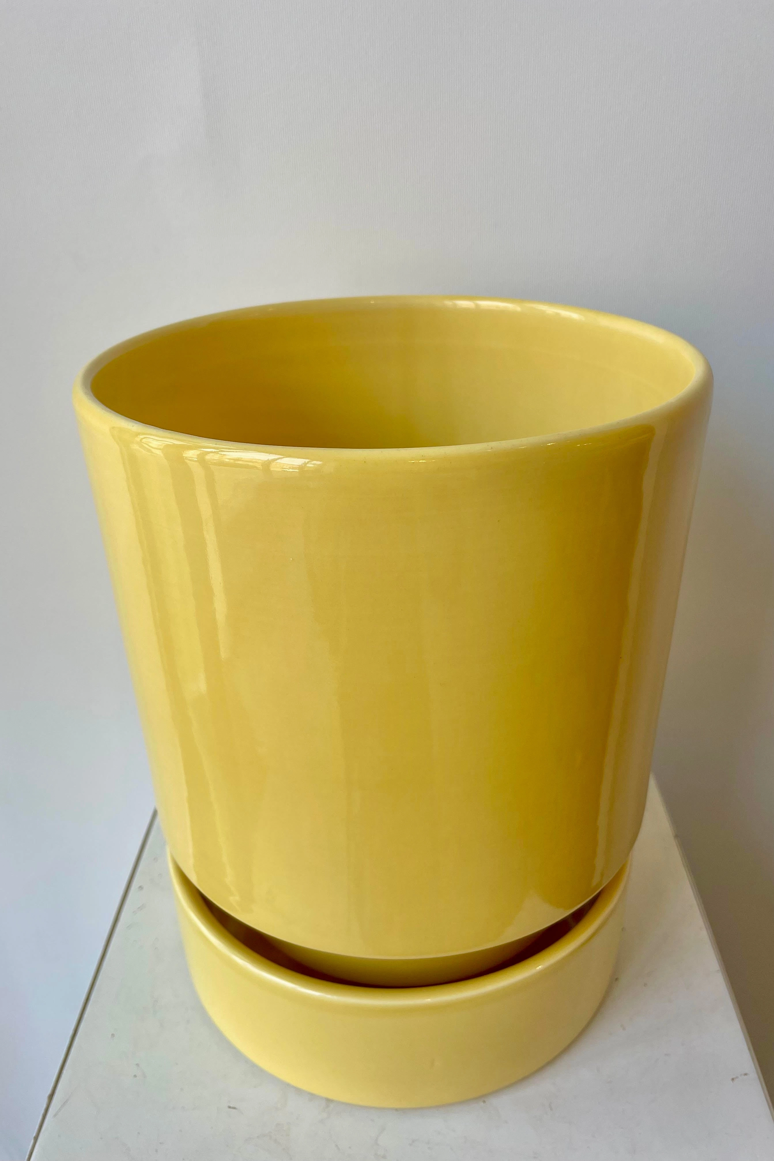 Hoff Pot & Saucer Pale Yellow 7.1