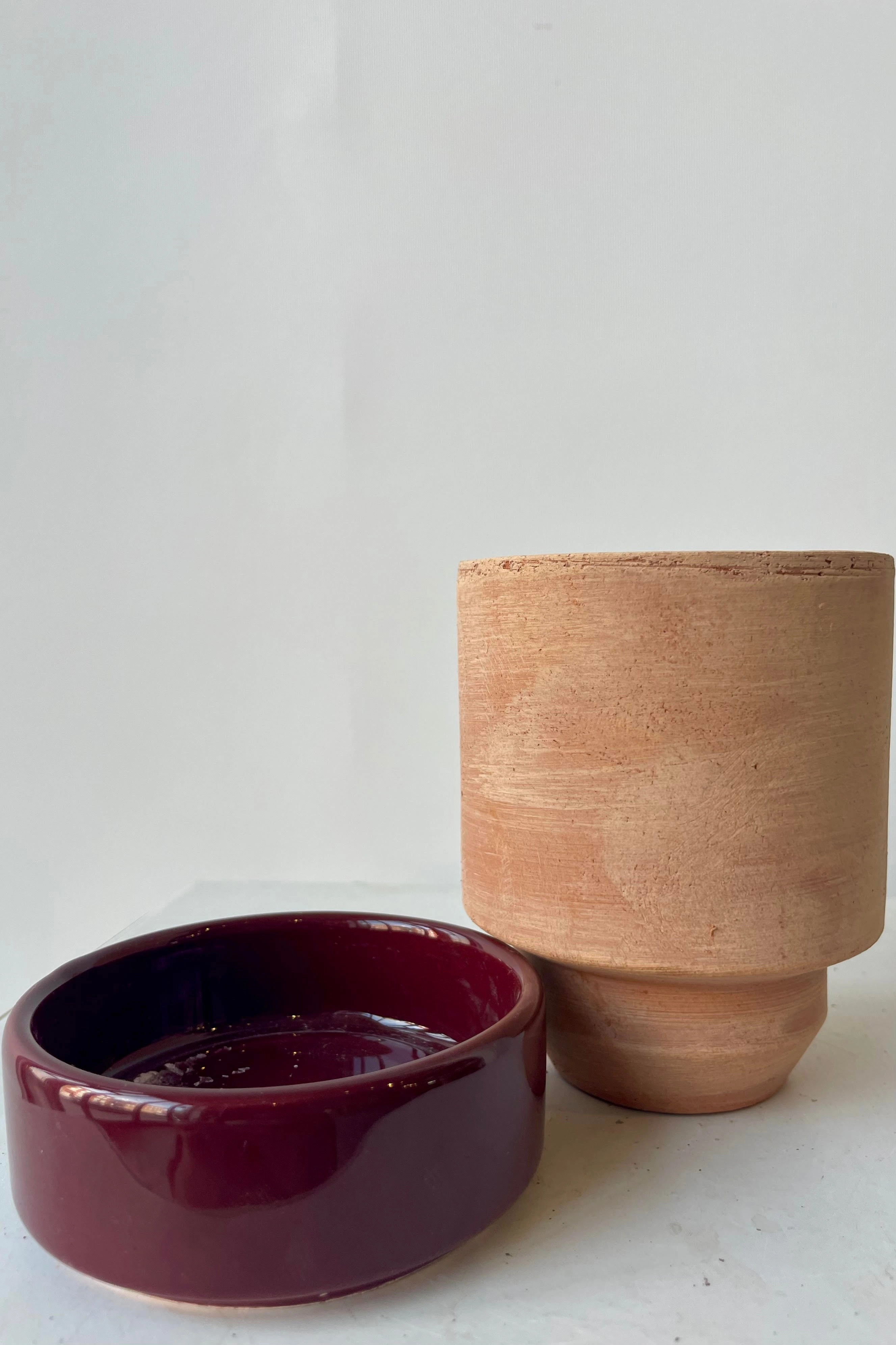 Hoff Pot & Saucer Rosa & Burgundy 3.1