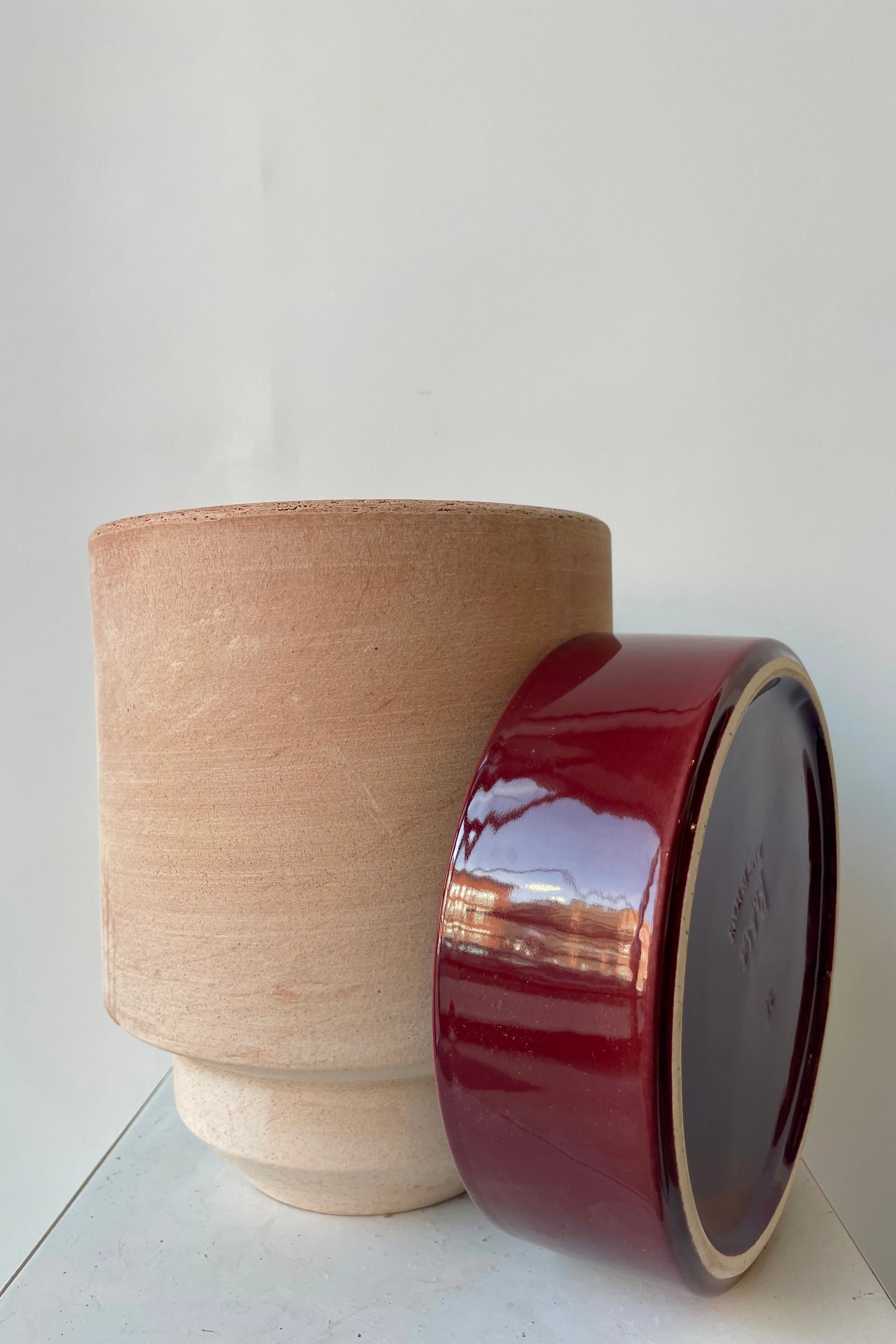 Hoff Pot & Saucer Rosa & Burgundy 7.1