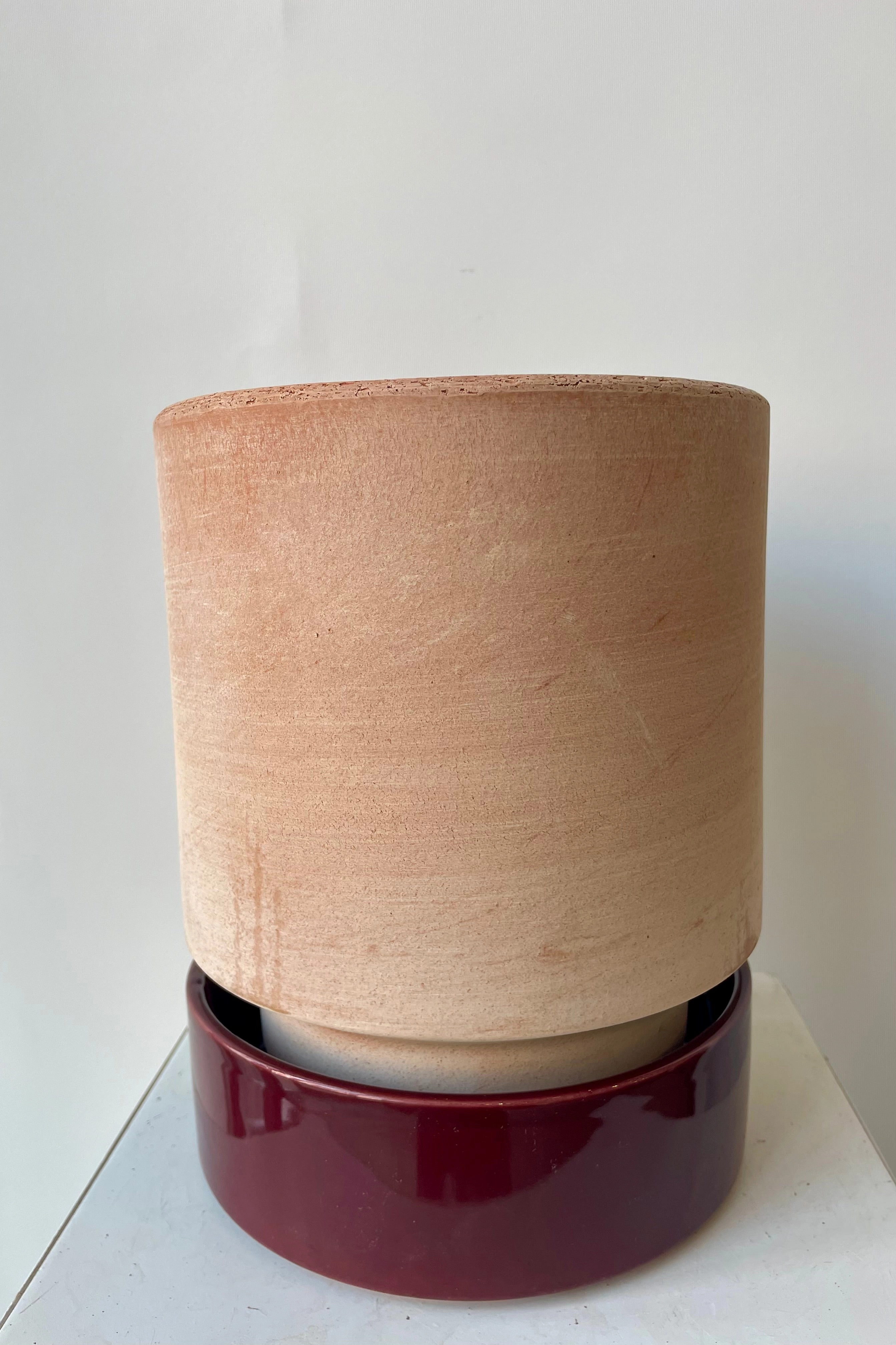 Hoff Pot & Saucer Rosa & Burgundy 7.1