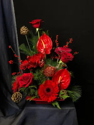 Holiday Spirit,realistic flower bouquet 