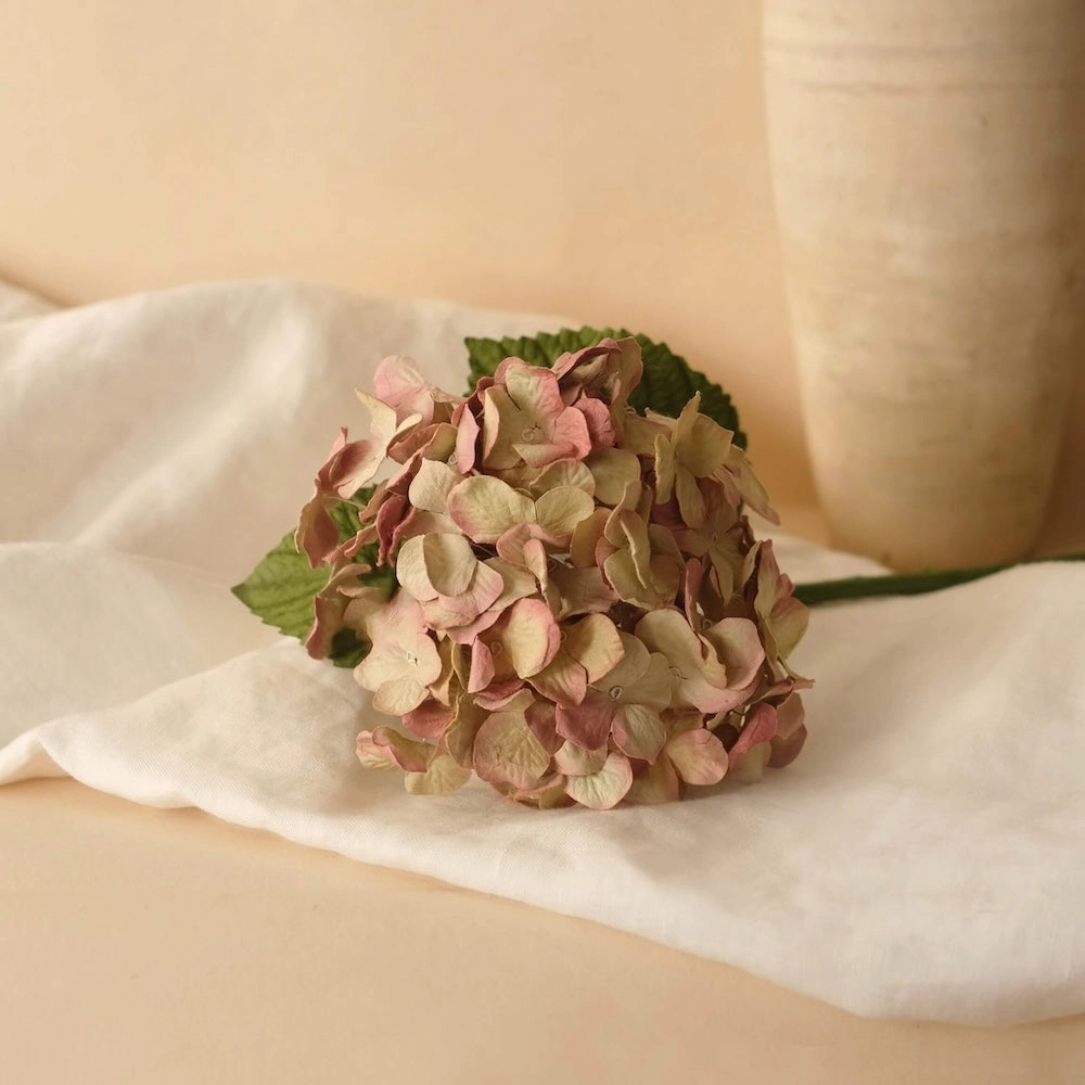 Hortensia en papier vieux rose,mother's day bouquet