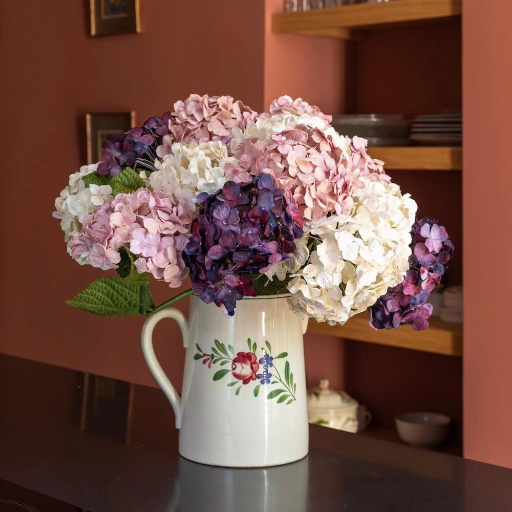 Hortensia en papier violet intense