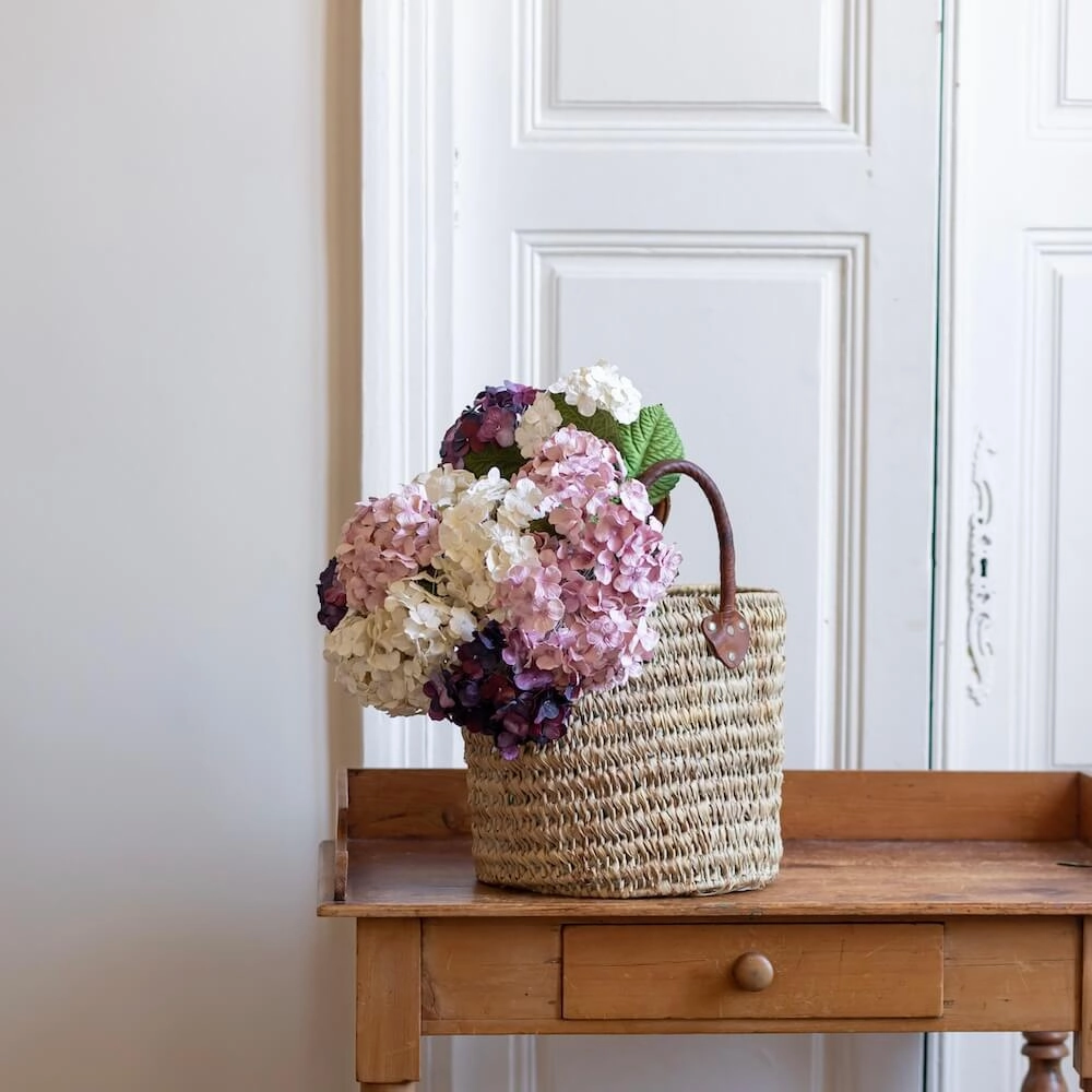 Hortensia en papier violet intense