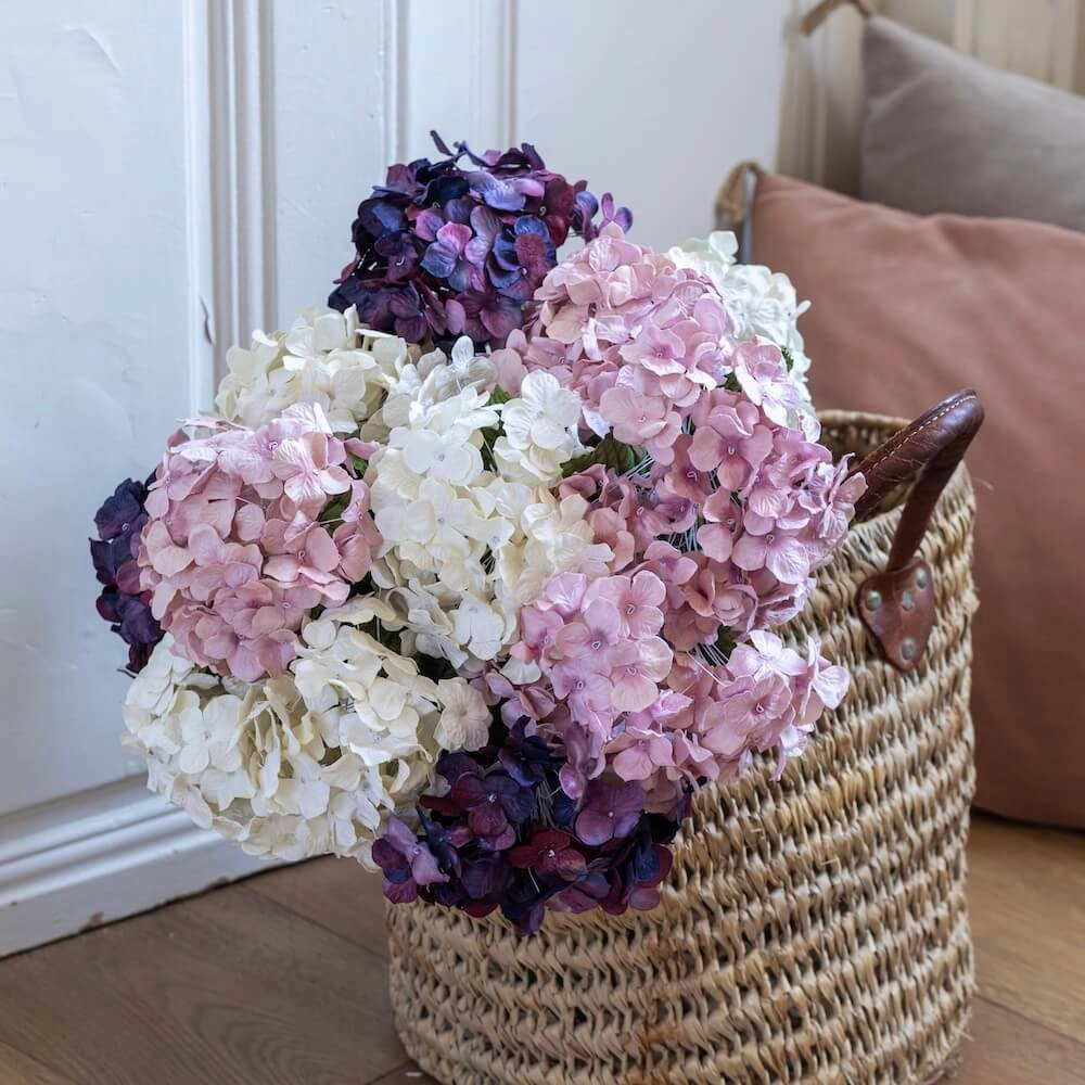 Hortensia en papier violet intense
