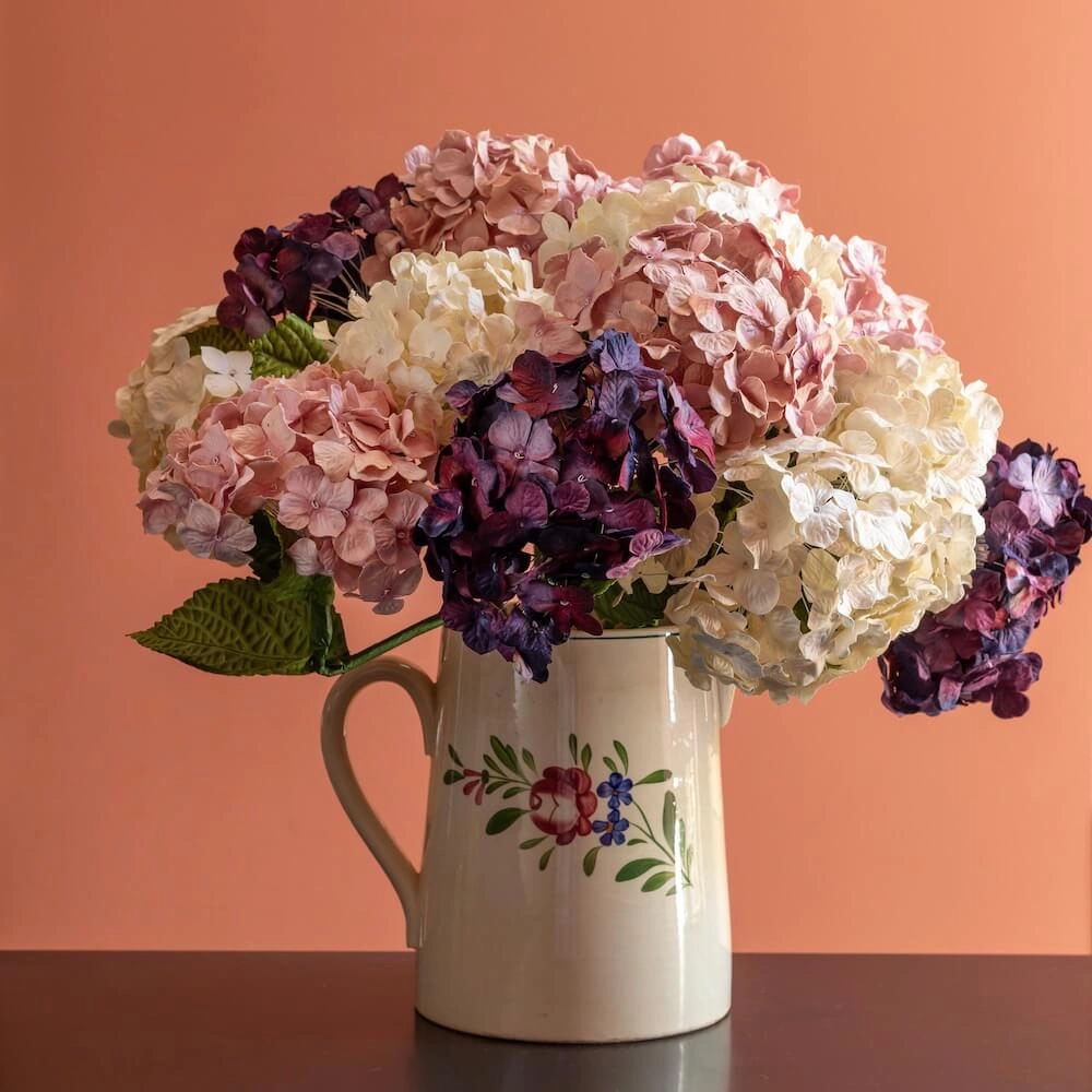 Hortensia en papier violet intense