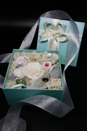 Ice Beauty,realistic flower bouquet 