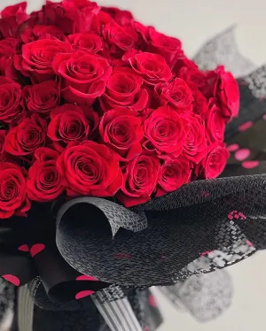 In Love, Every Day,realistic flower bouquet 
