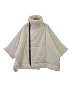 ISSEY MIYAKE Daunenjacken/Westen