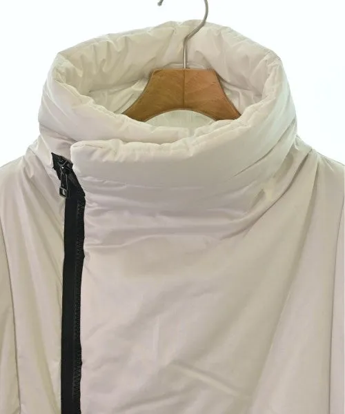 ISSEY MIYAKE Daunenjacken/Westen