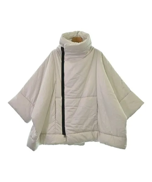 ISSEY MIYAKE Daunenjacken/Westen