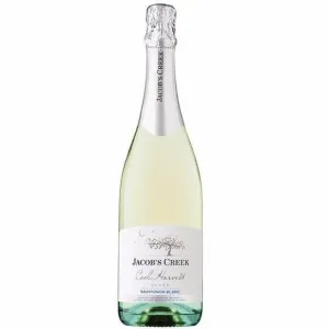 Jacobs Creek Sauvignon Blanc,realistic flower bouquet 
