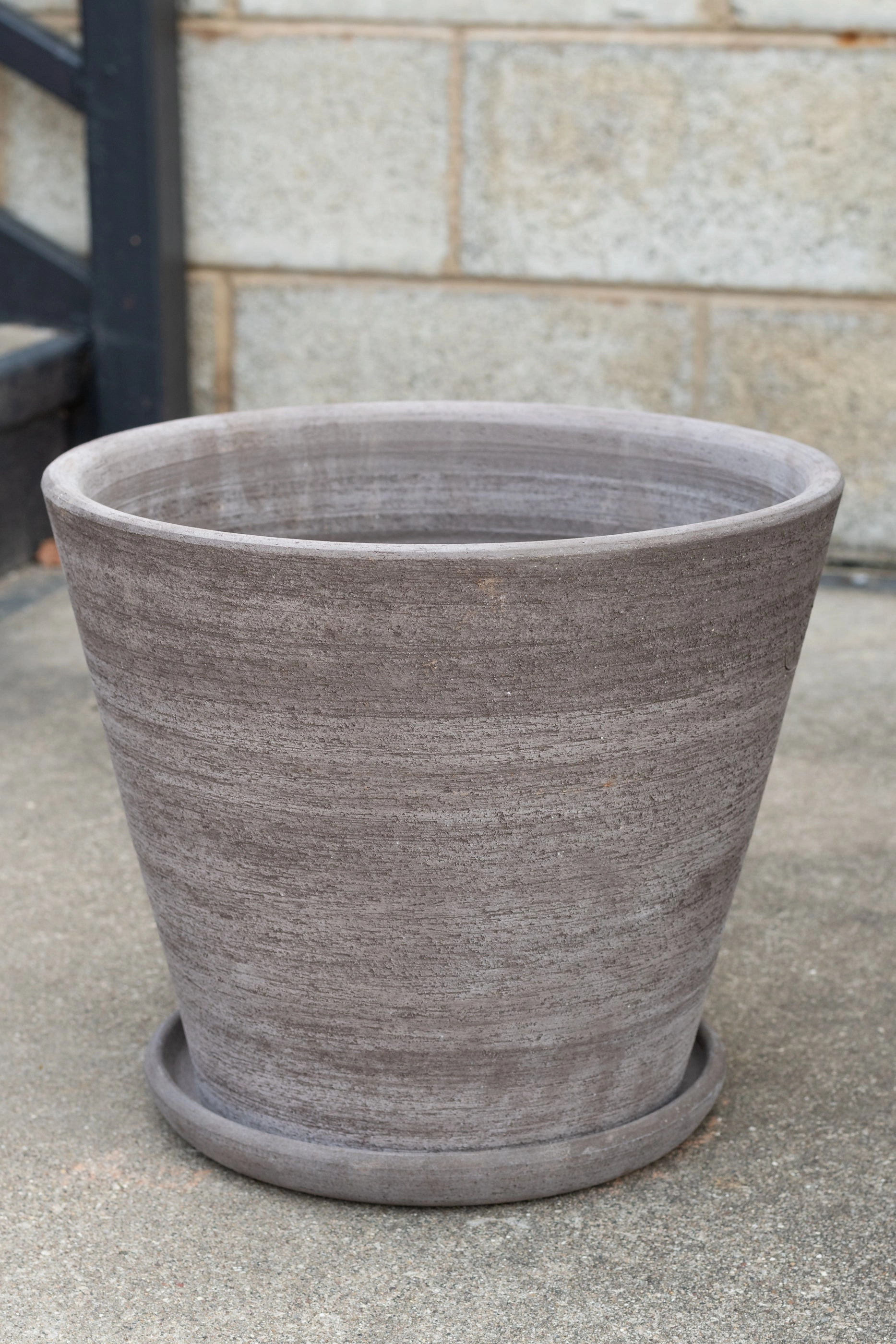 Julie Pot & Saucer Grey 15.7