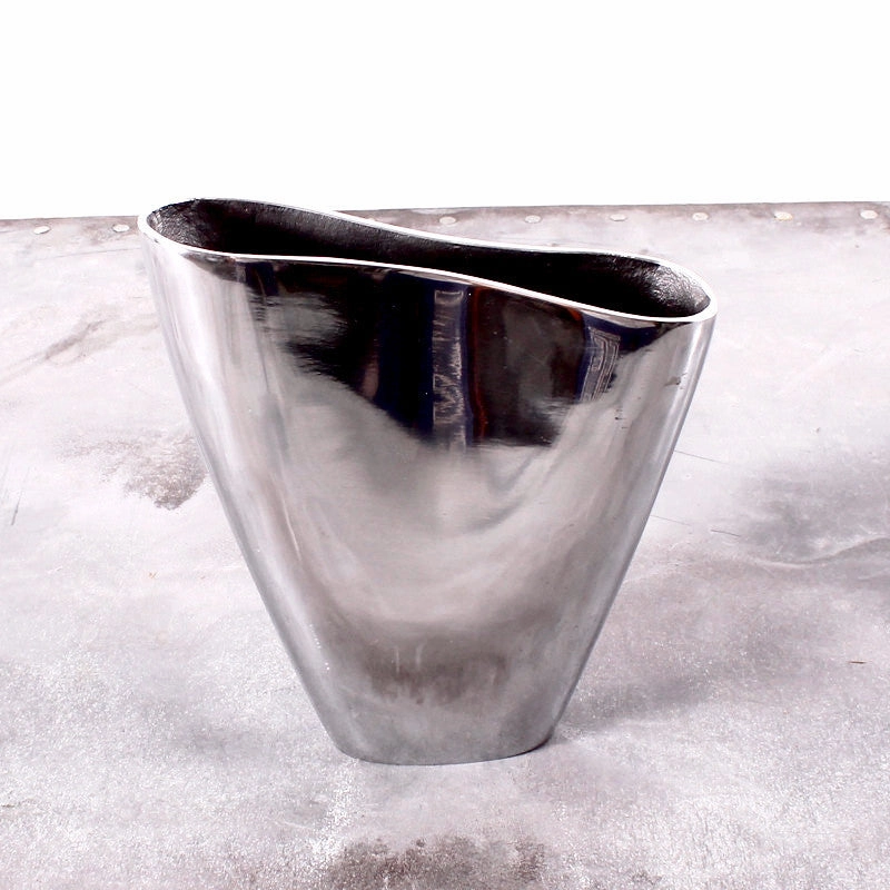 Kitar Vase