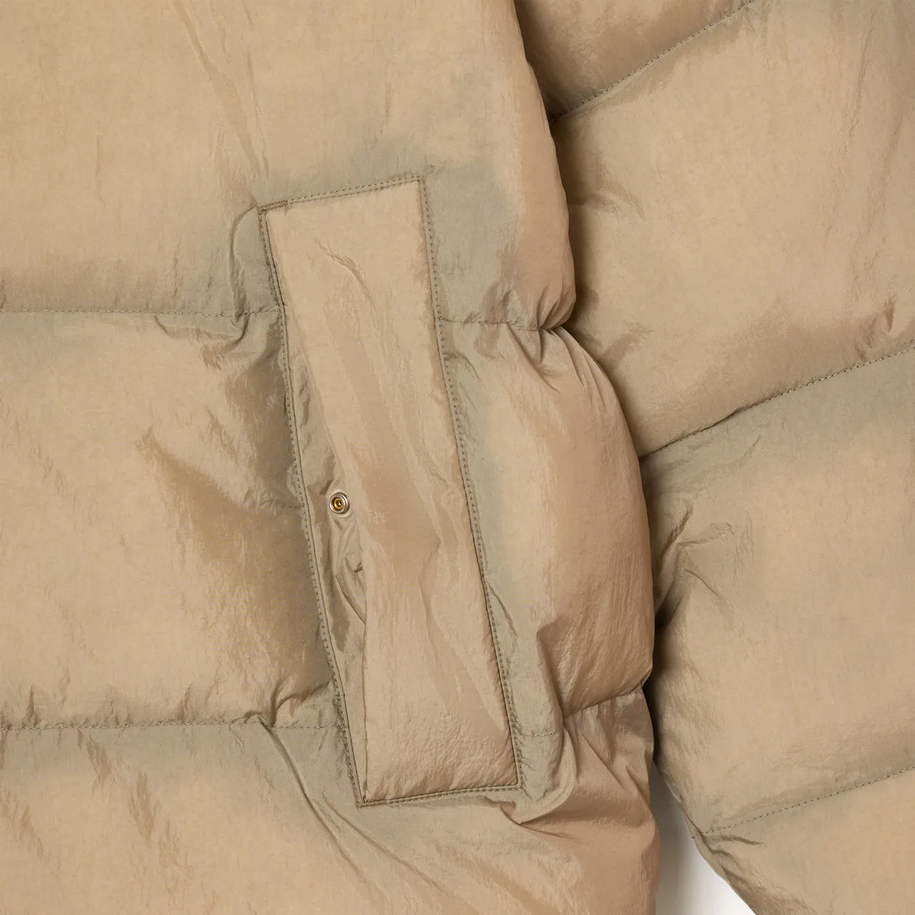 Lacoste Kurze wasserabweisende Steppjacke Khaki Grün