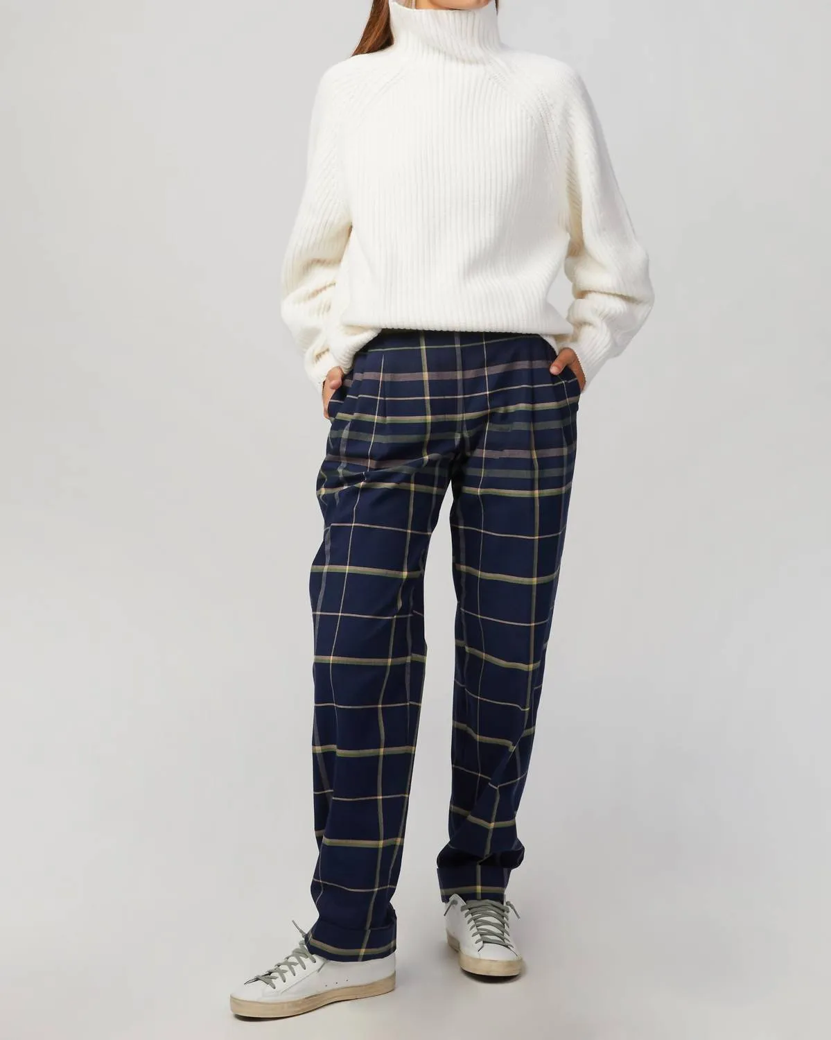 Laia Hose in Tartan Navy