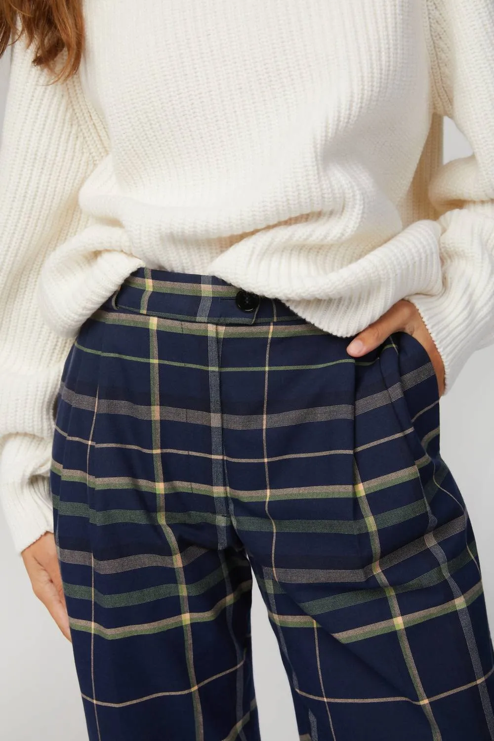 Laia Hose in Tartan Navy