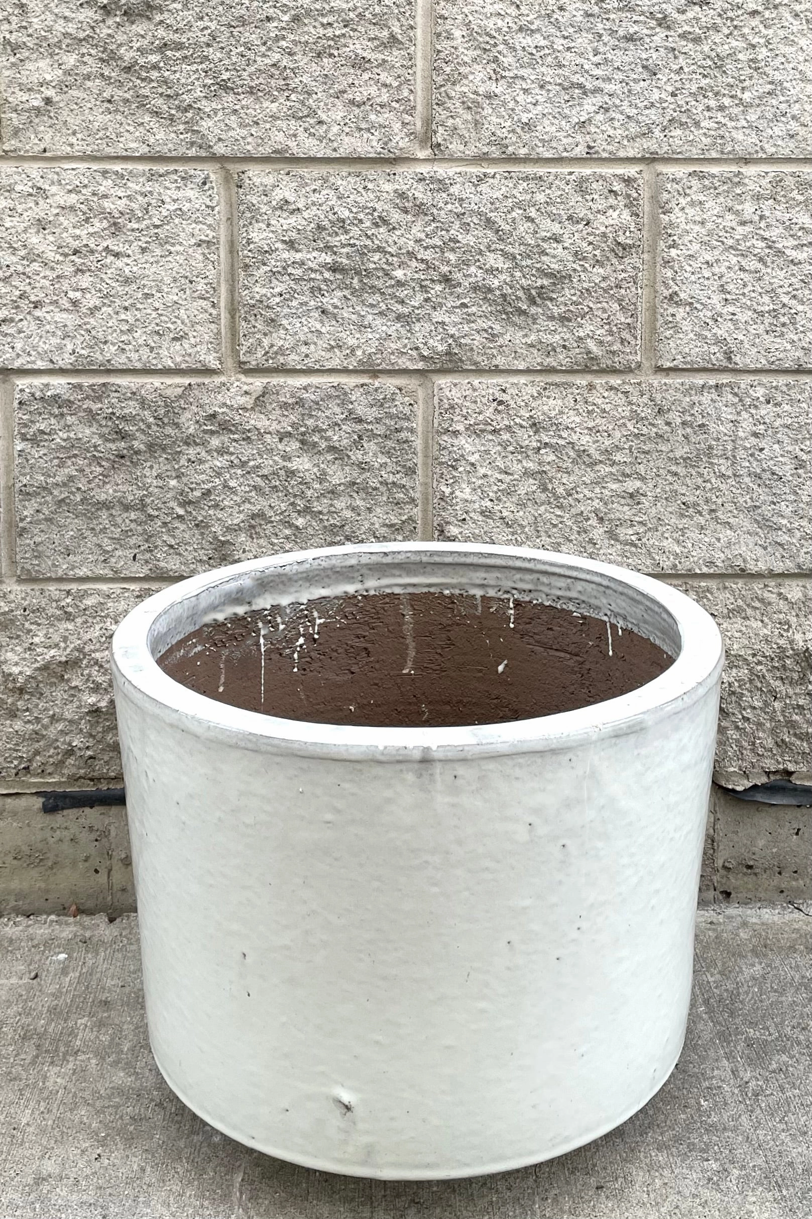 Lara Oyster White Planter Large,indoor flower container