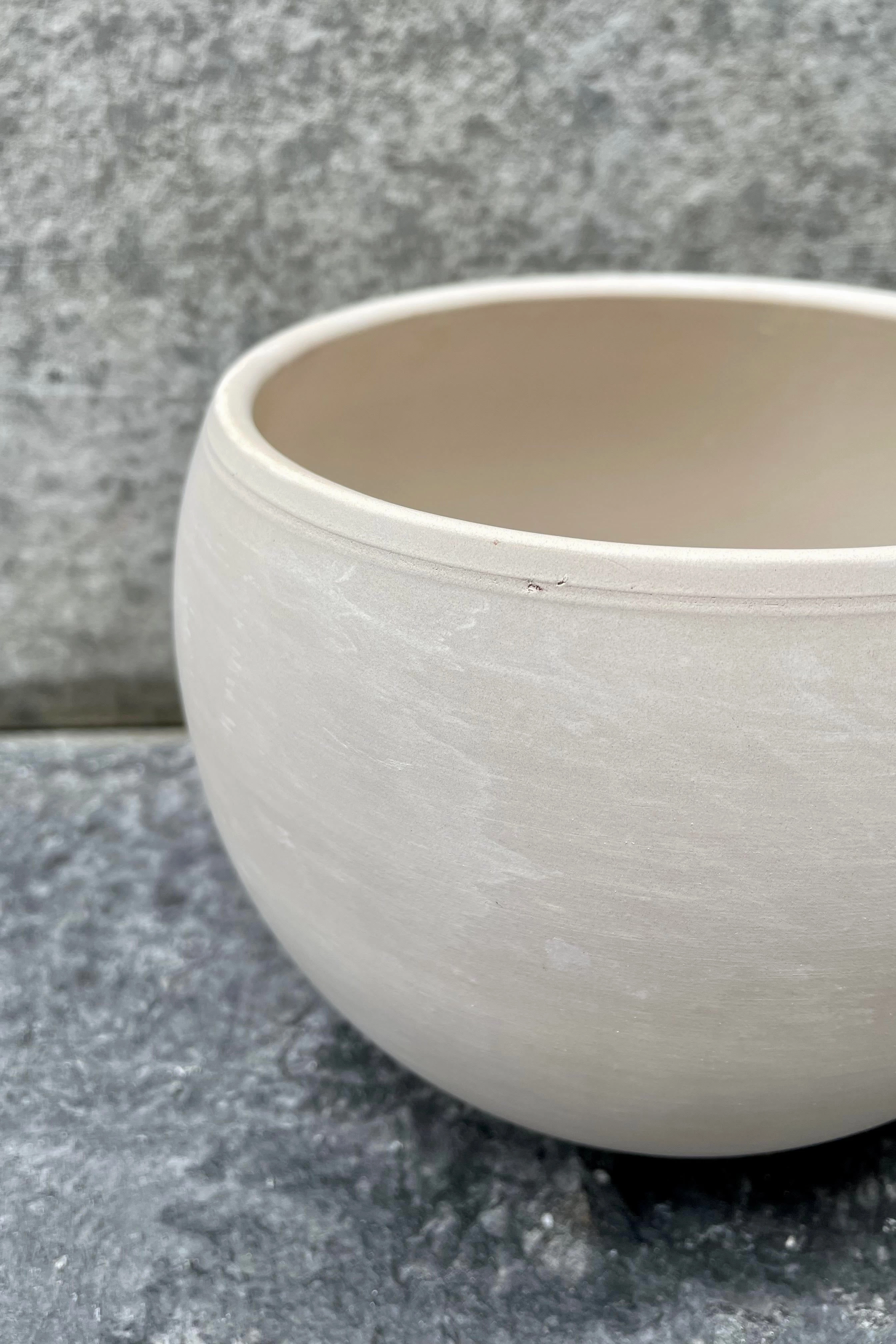 Luna Sphere Pot Granite 6.5"