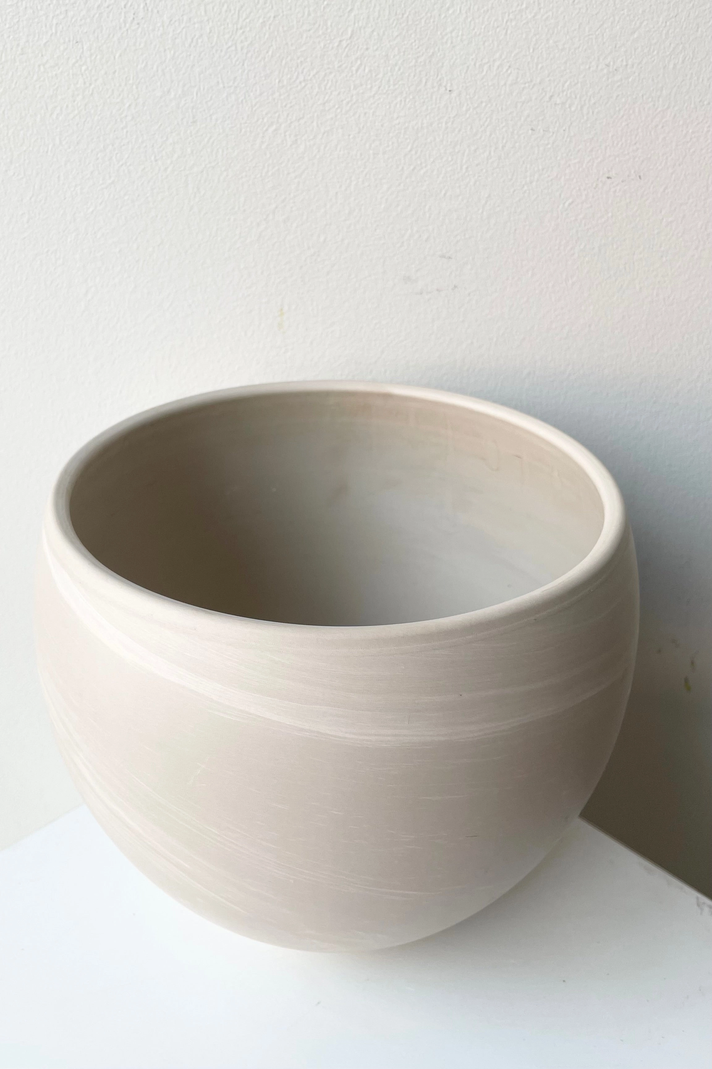 Luna Sphere Pot Granite 7.75"