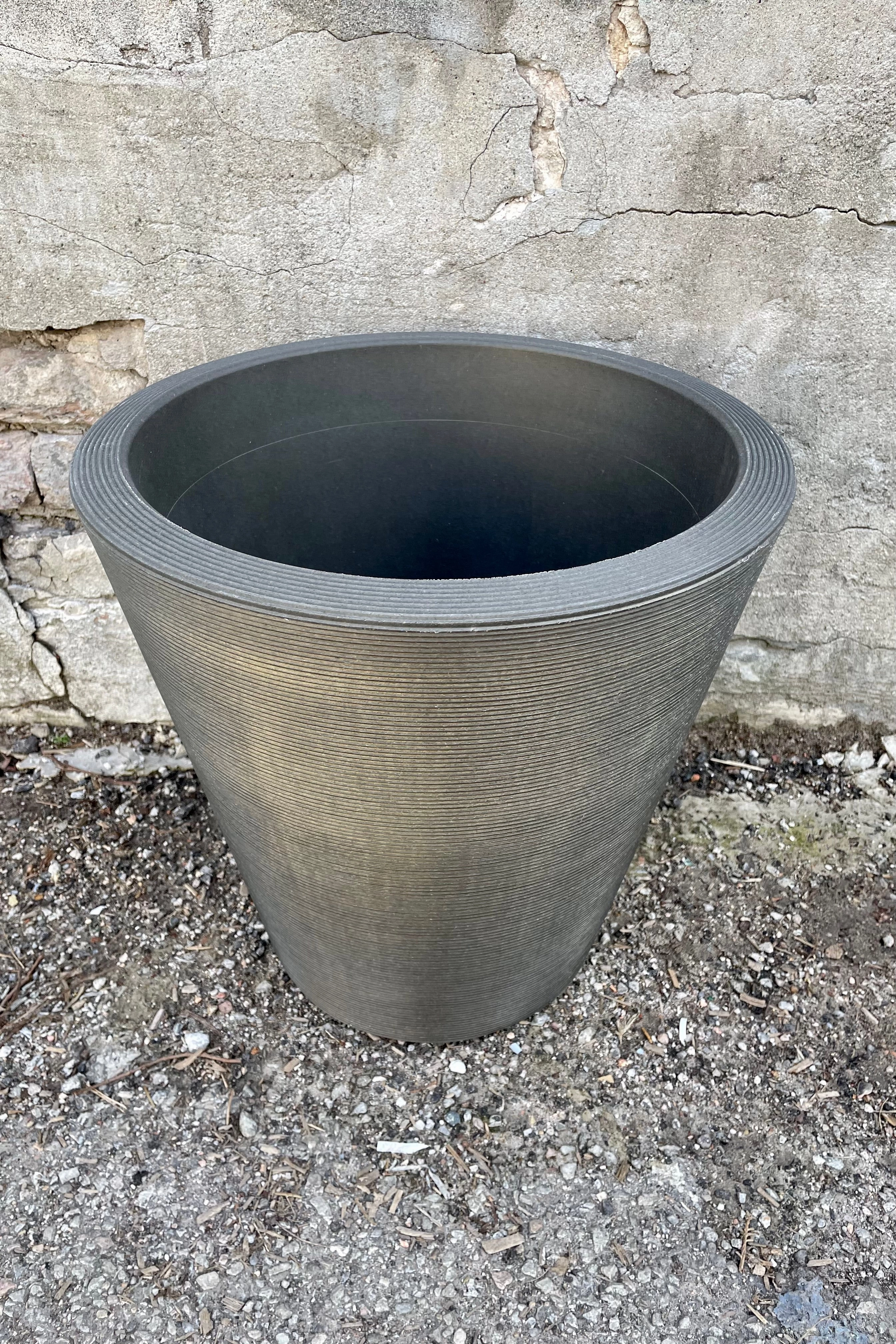 Madison Old Bronze Planter 16"