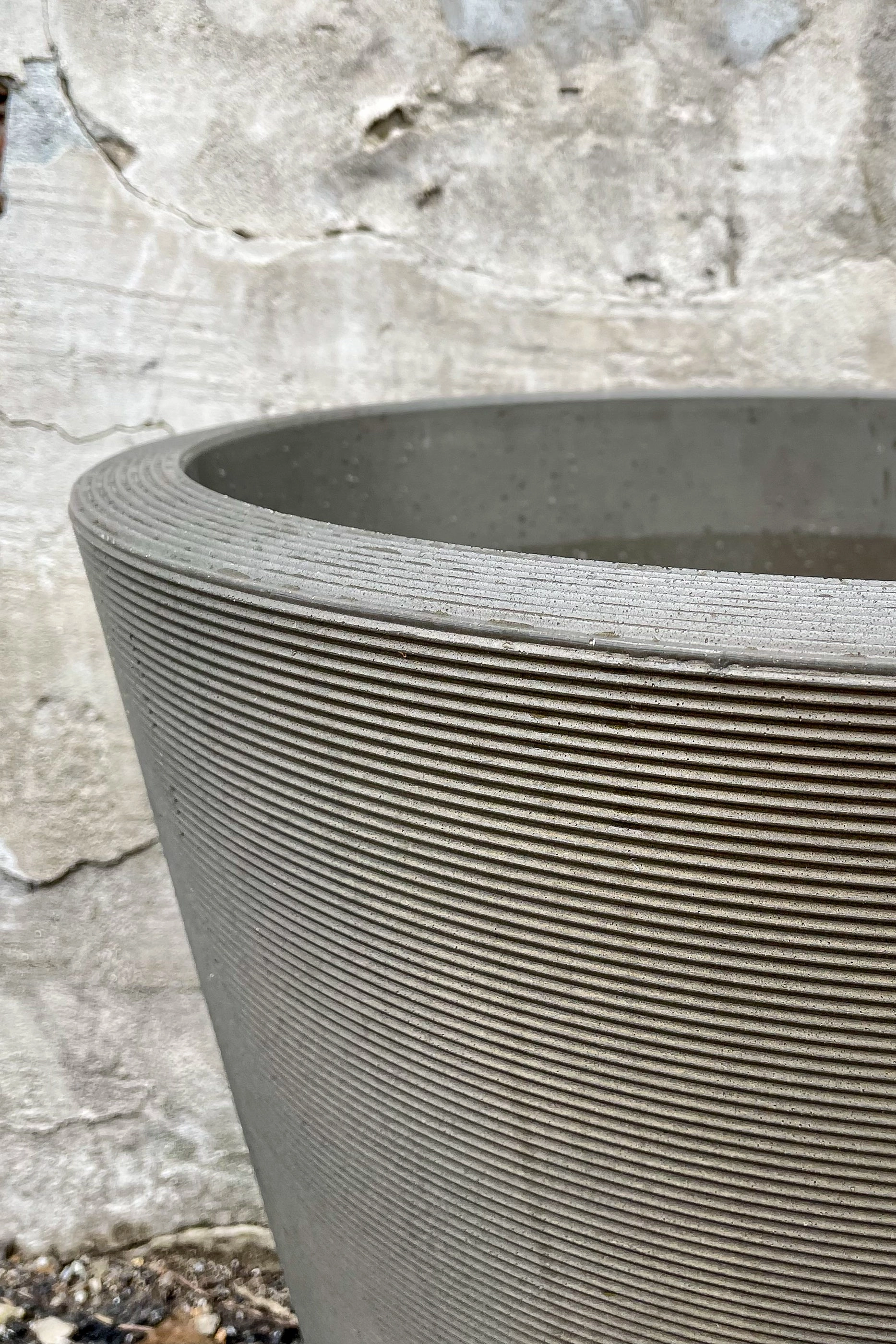 Madison Old Bronze Planter 20"