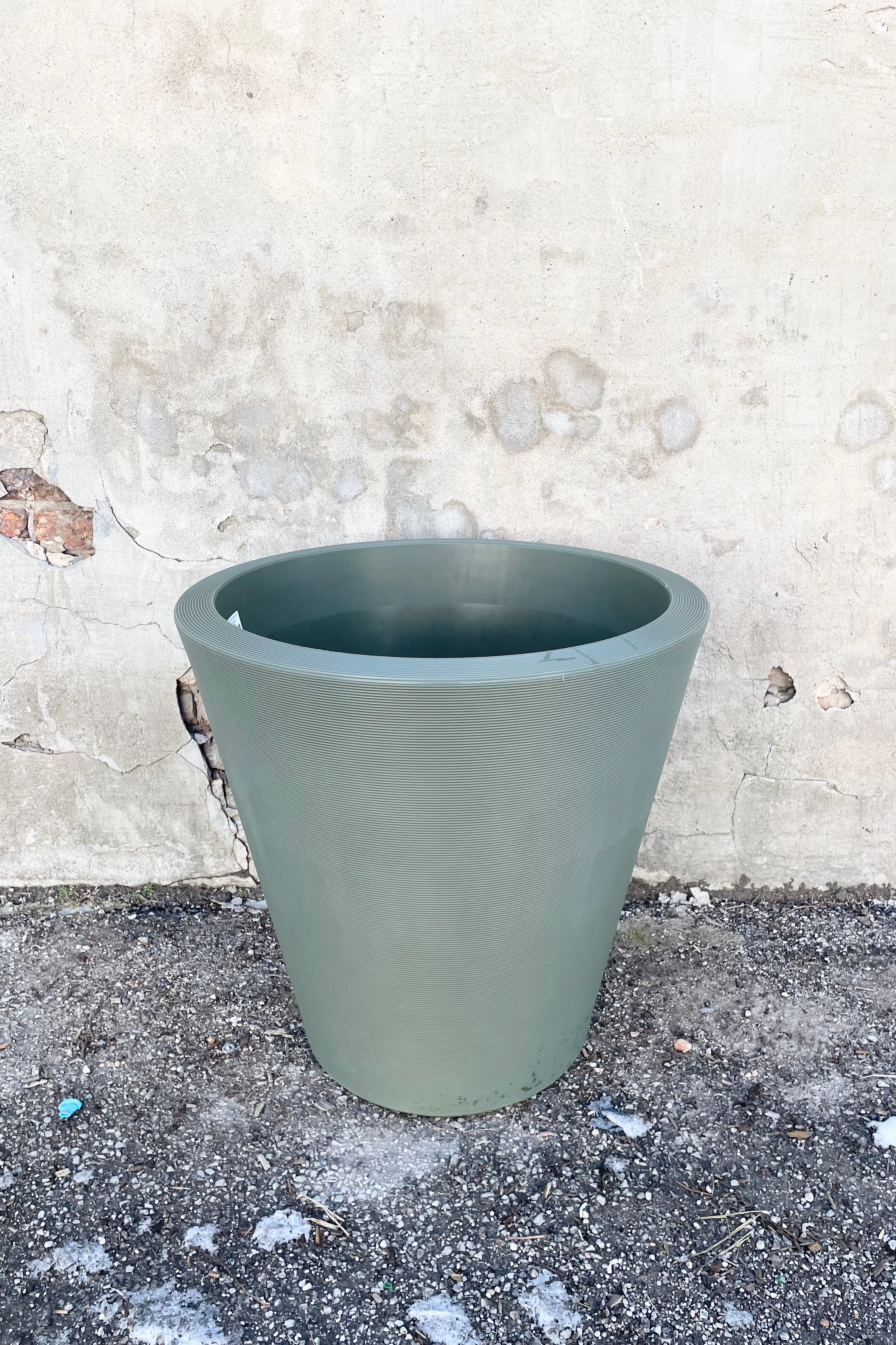 Madison Olive Planter 26"