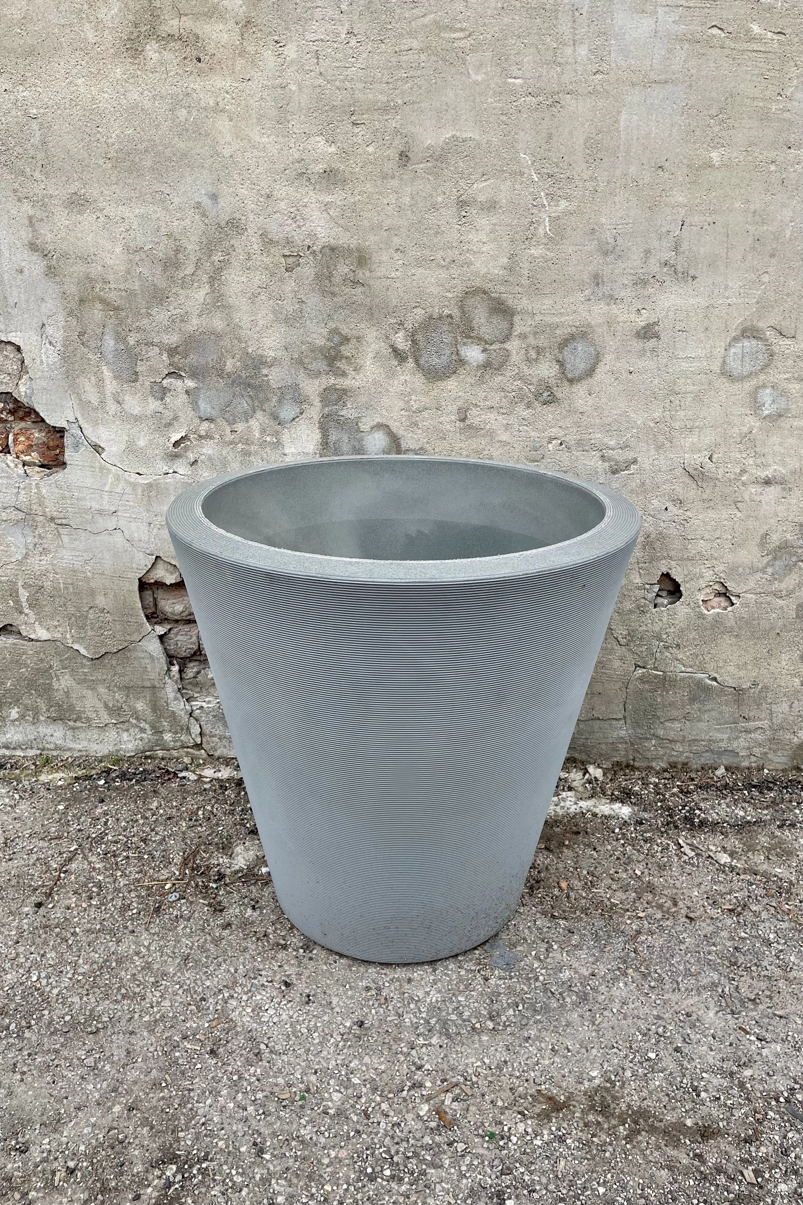 Madison Weathered Grey-Stone Planter 26"