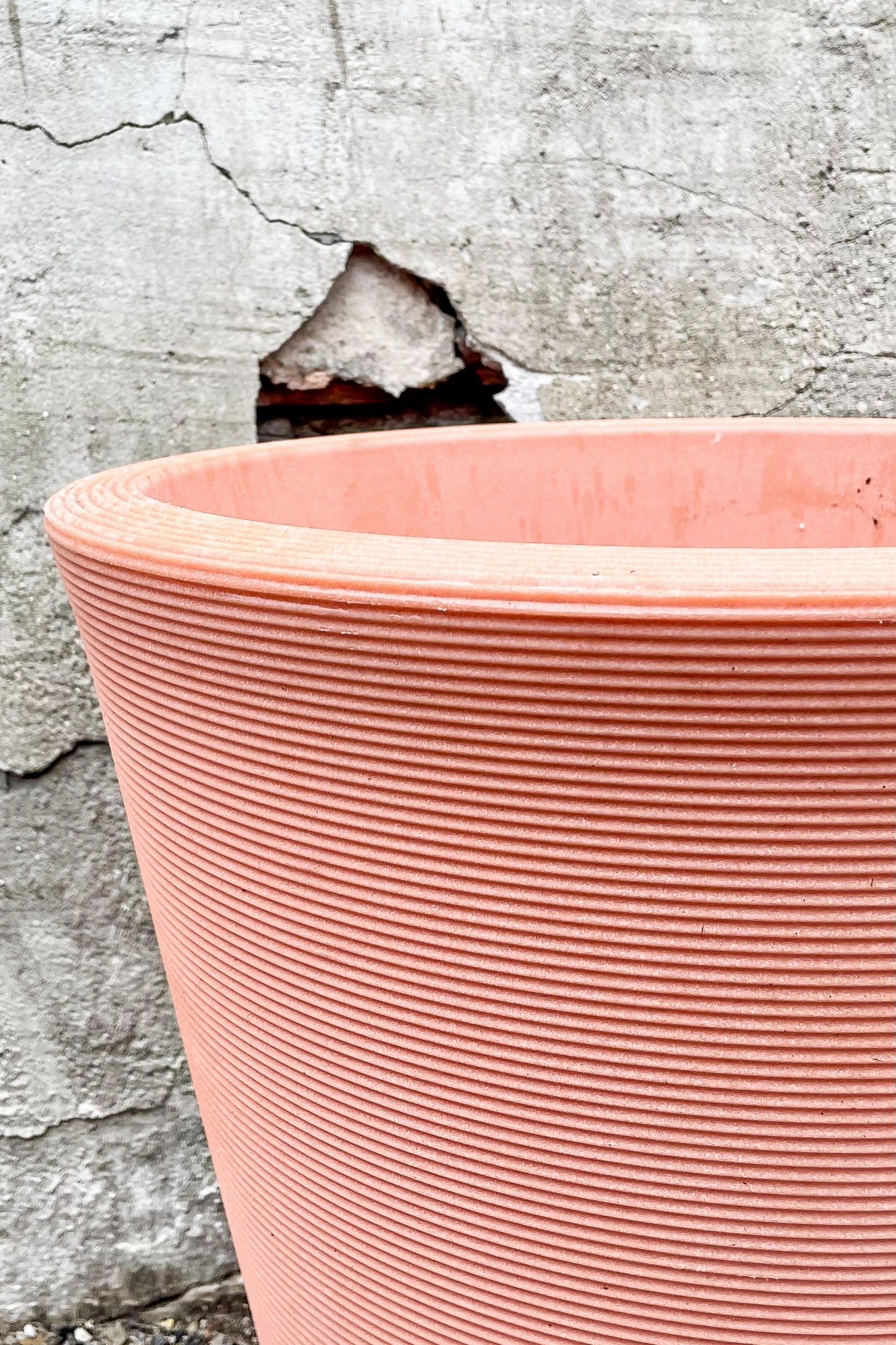 Madison Weathered Terracotta Planter 14"