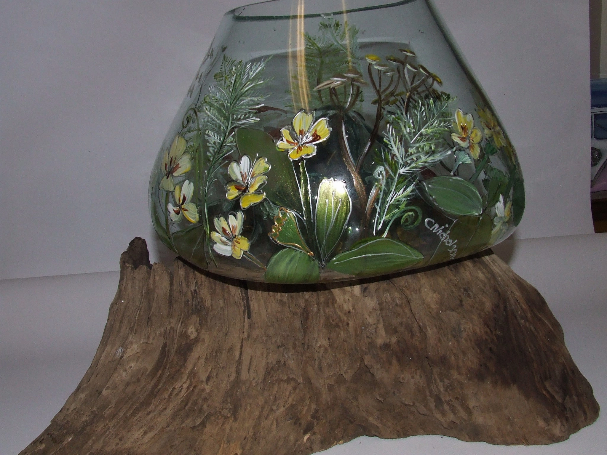 magical wood,classic table vase