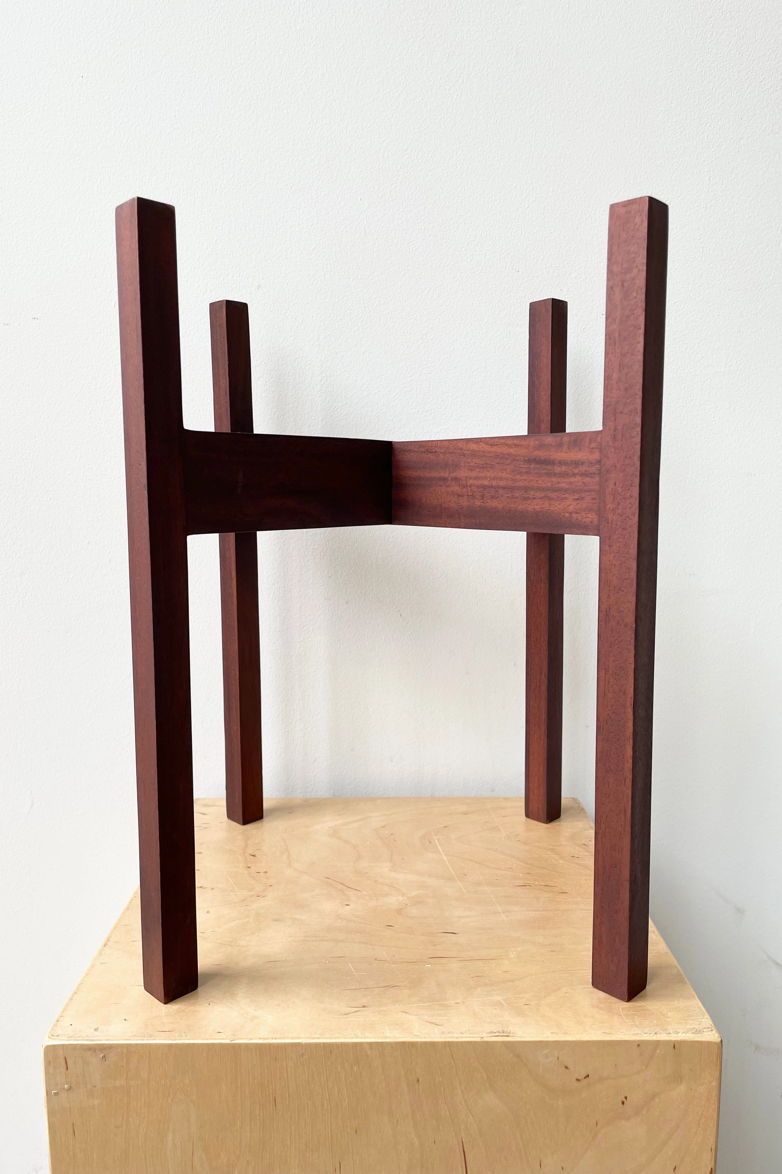 Mahogany Plant Stand 10"