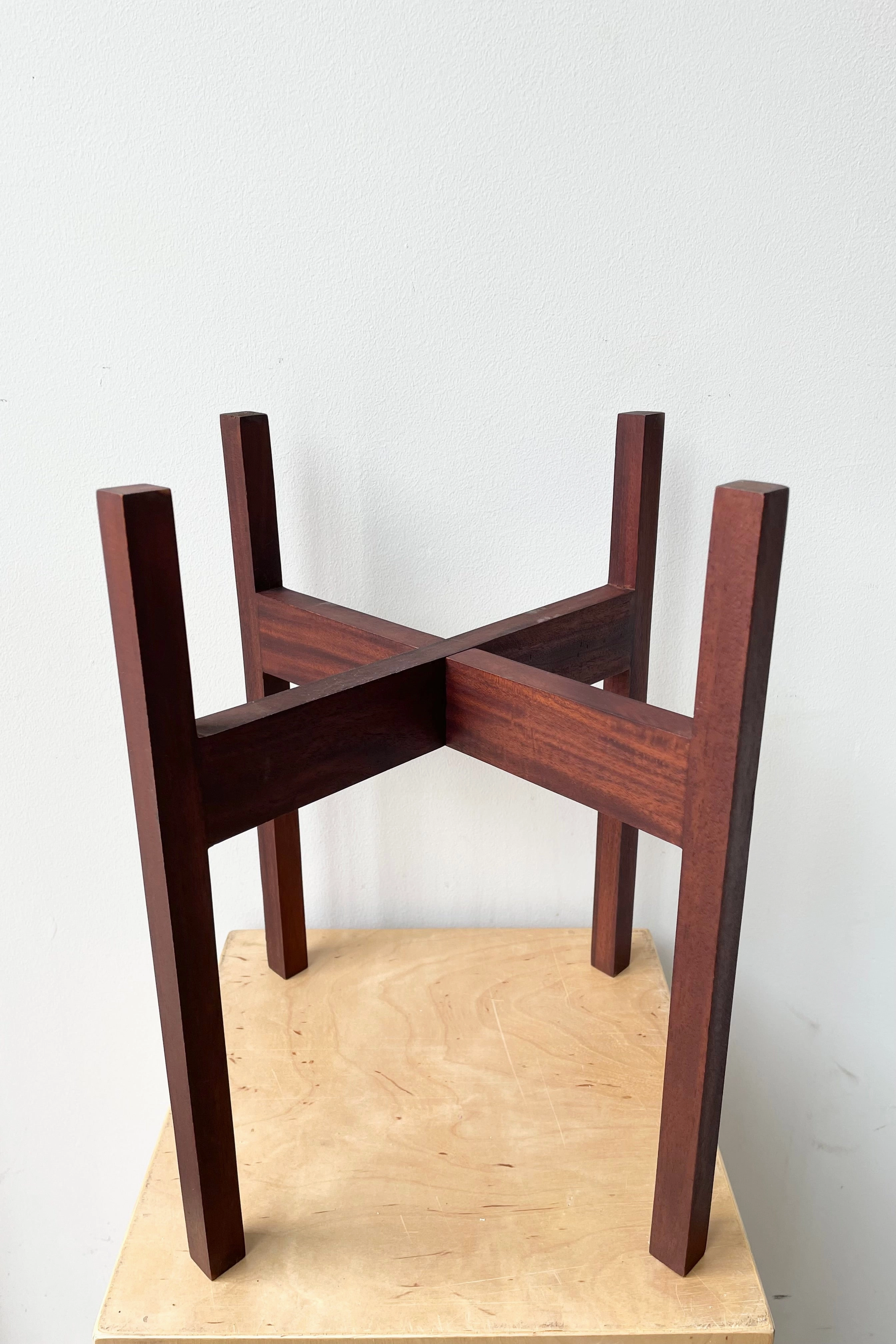 Mahogany Plant Stand 10"