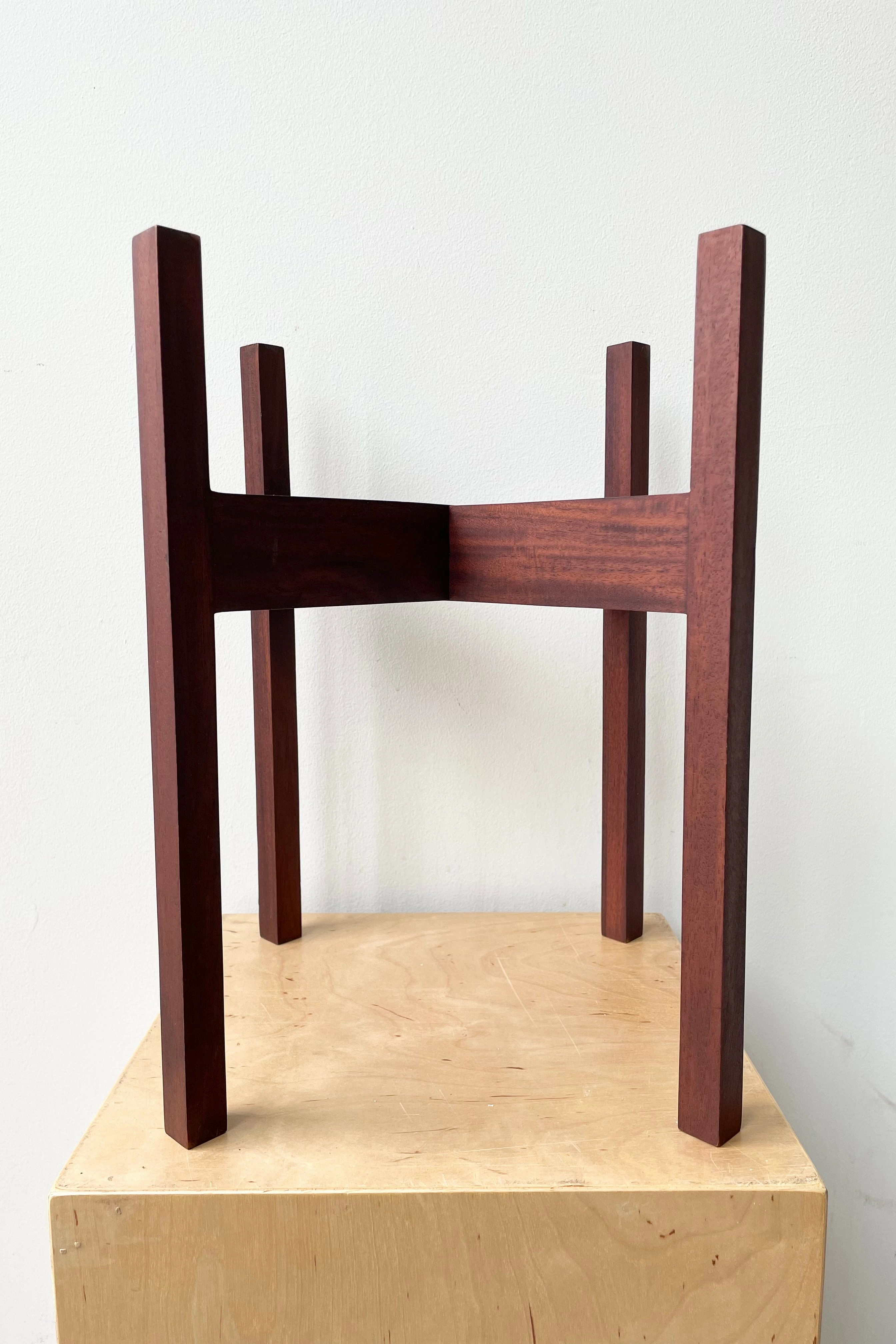 Mahogany Plant Stand 10"