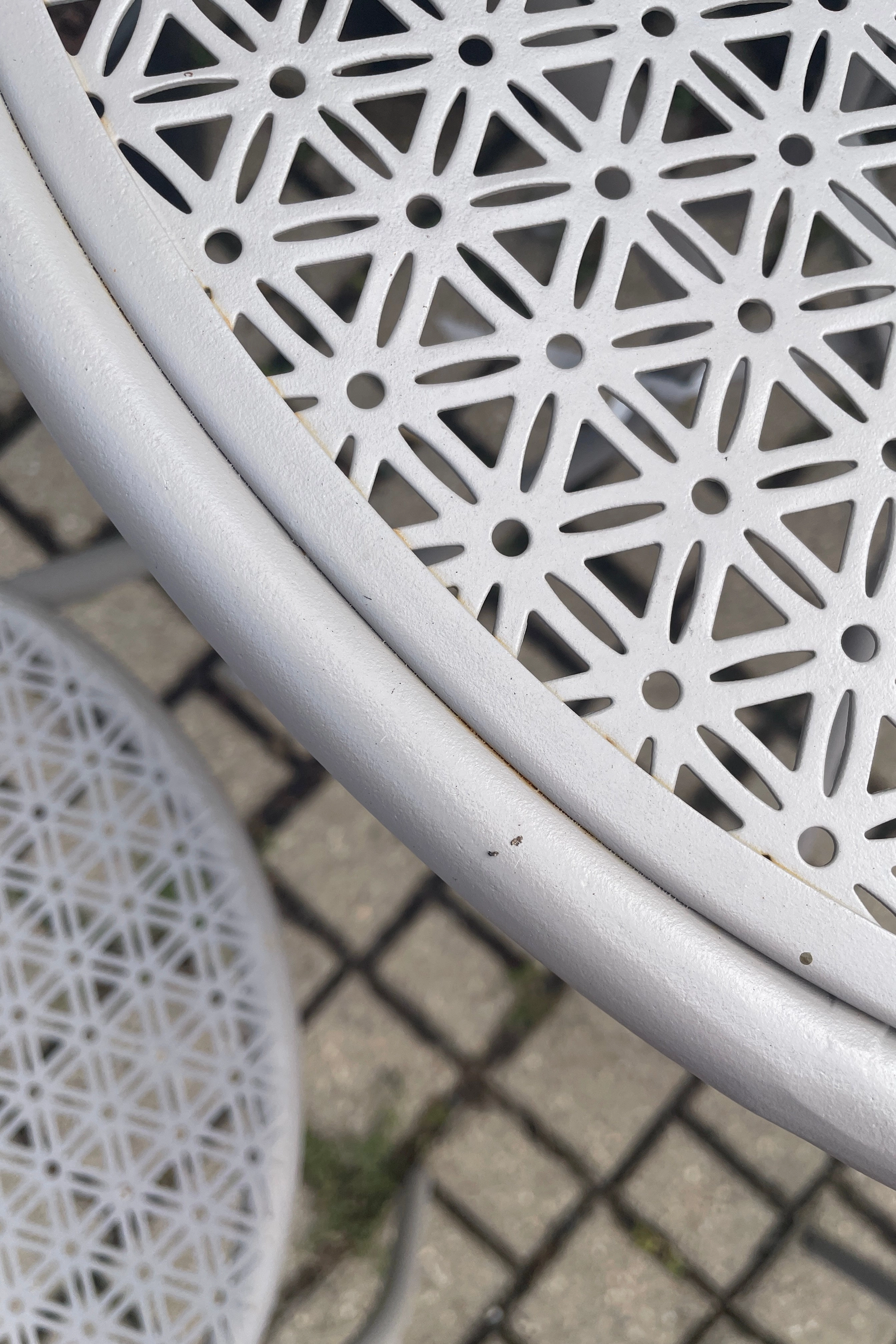 Martini Iron 23.75" Round Bistro Table Greyhound